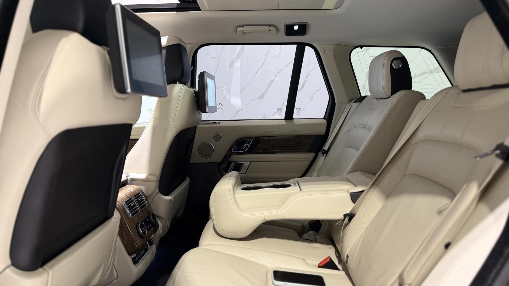 Land Rover Range Rover 3.0 P400 MHEV Vogue SE SUV 5dr Petrol Auto 4WD Euro 6 (s/s) (400 ps)