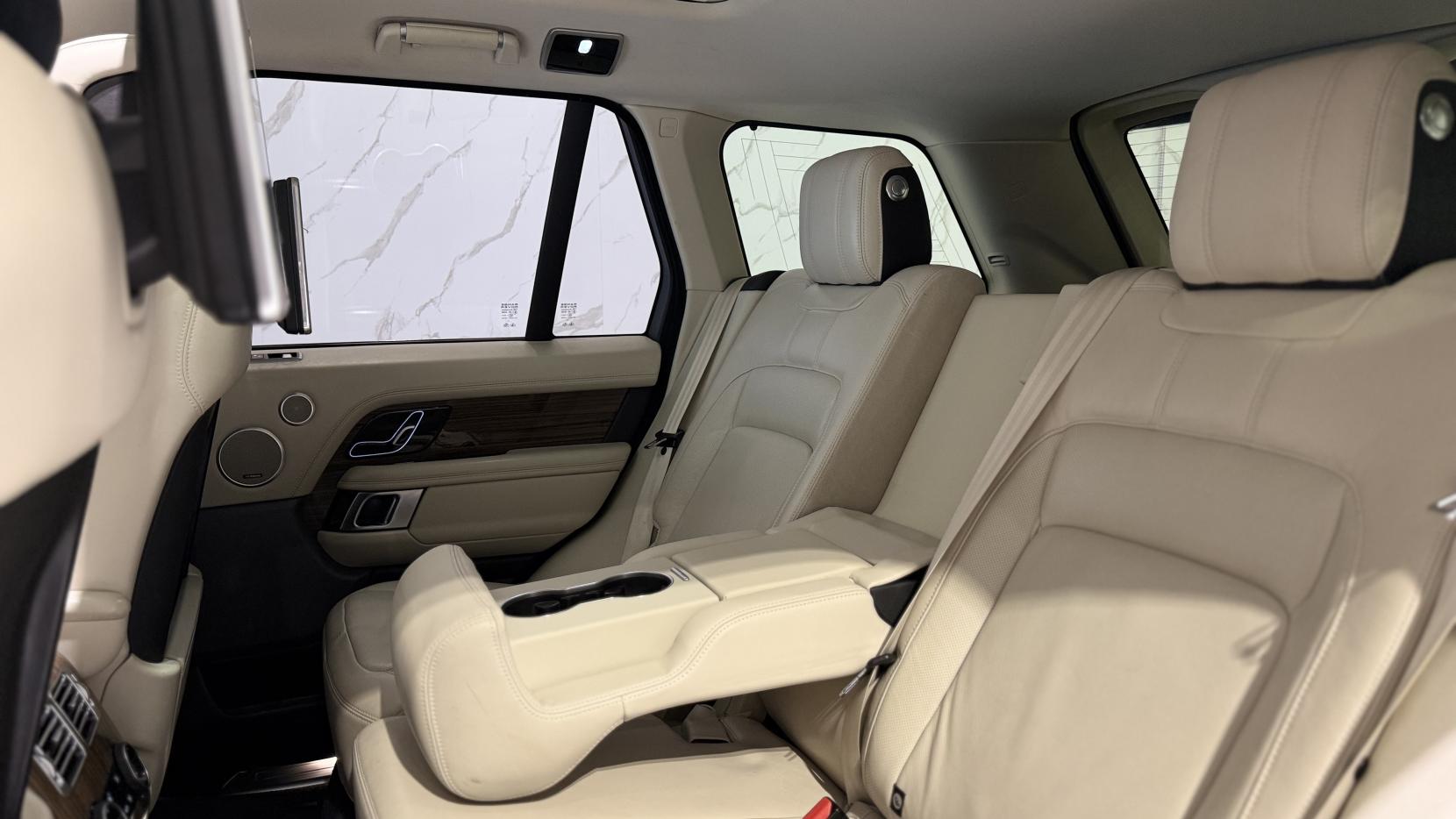 Land Rover Range Rover 3.0 P400 MHEV Vogue SE SUV 5dr Petrol Auto 4WD Euro 6 (s/s) (400 ps)