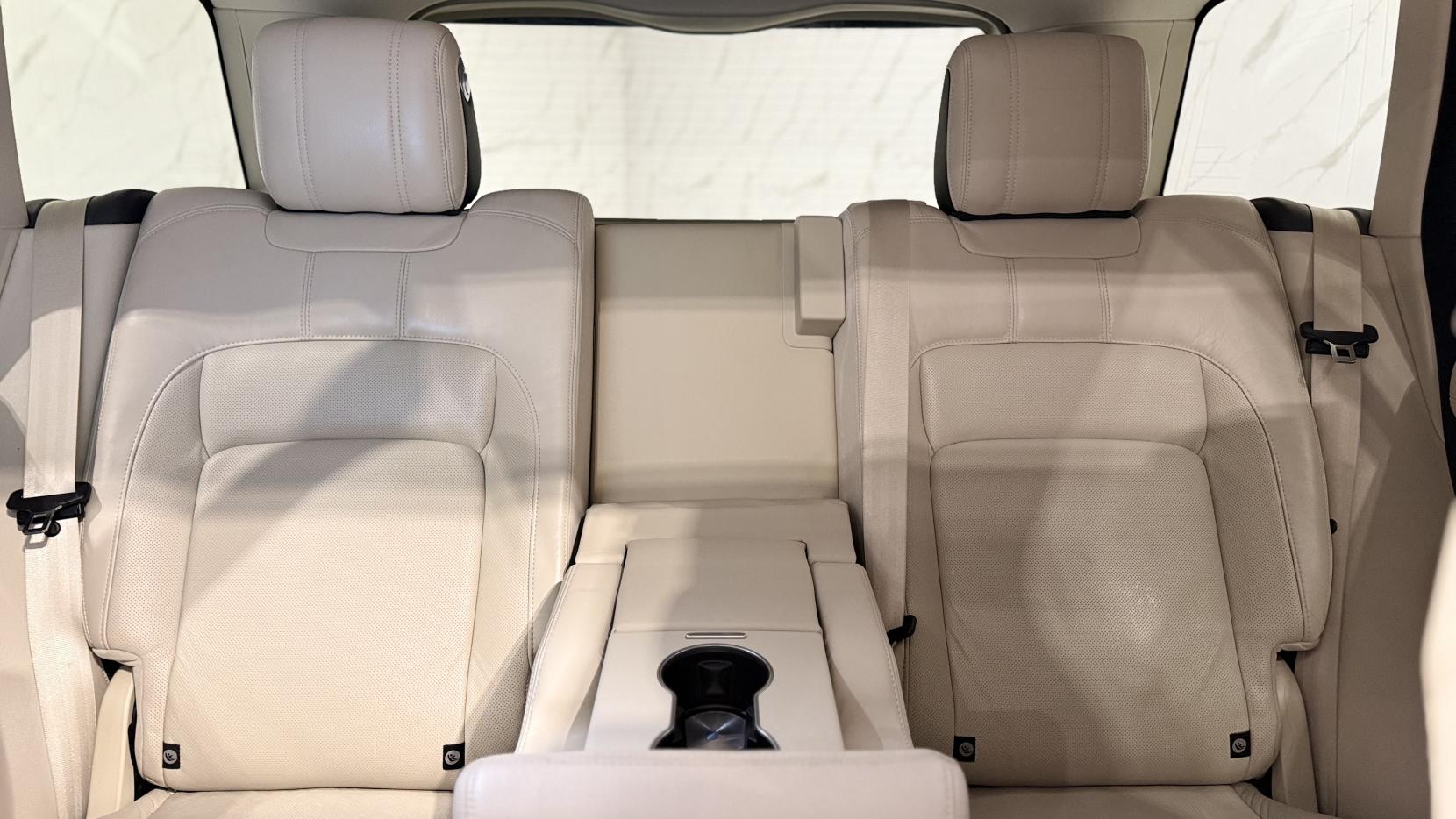 Land Rover Range Rover 3.0 P400 MHEV Vogue SE SUV 5dr Petrol Auto 4WD Euro 6 (s/s) (400 ps)