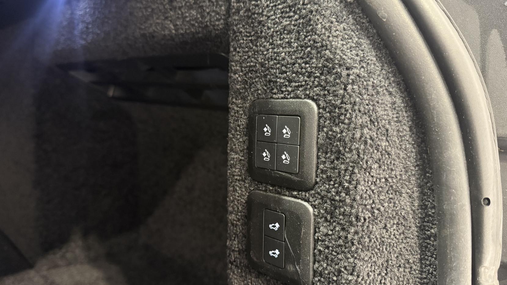 Land Rover Range Rover 3.0 P400 MHEV Vogue SE SUV 5dr Petrol Auto 4WD Euro 6 (s/s) (400 ps)