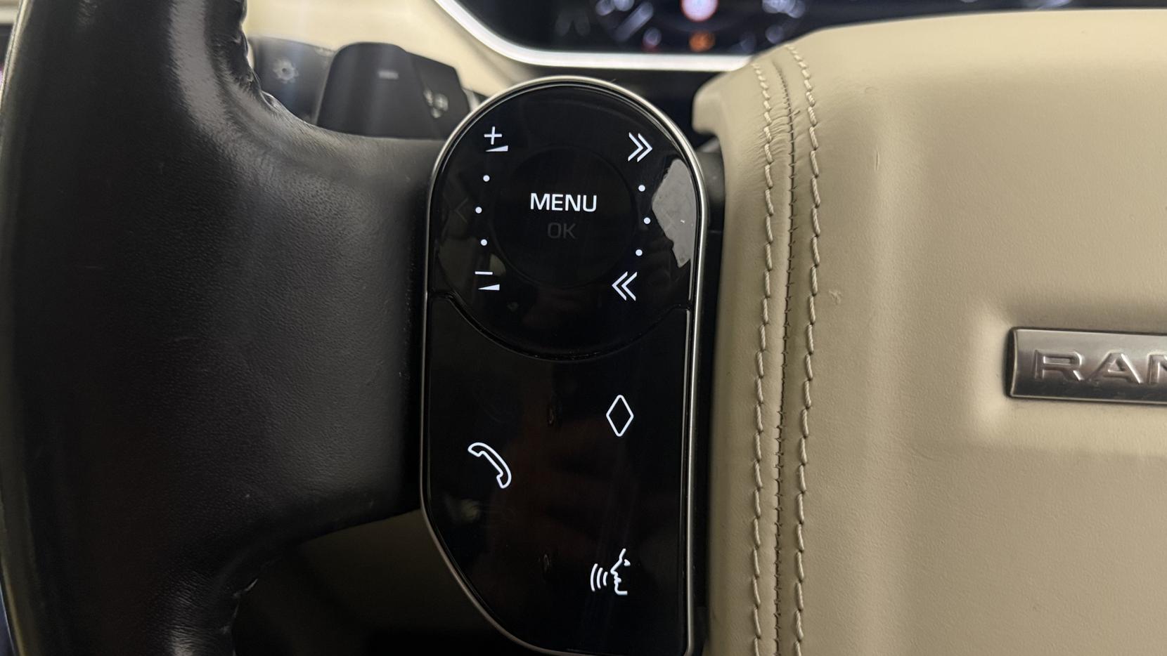 Land Rover Range Rover 3.0 P400 MHEV Vogue SE SUV 5dr Petrol Auto 4WD Euro 6 (s/s) (400 ps)