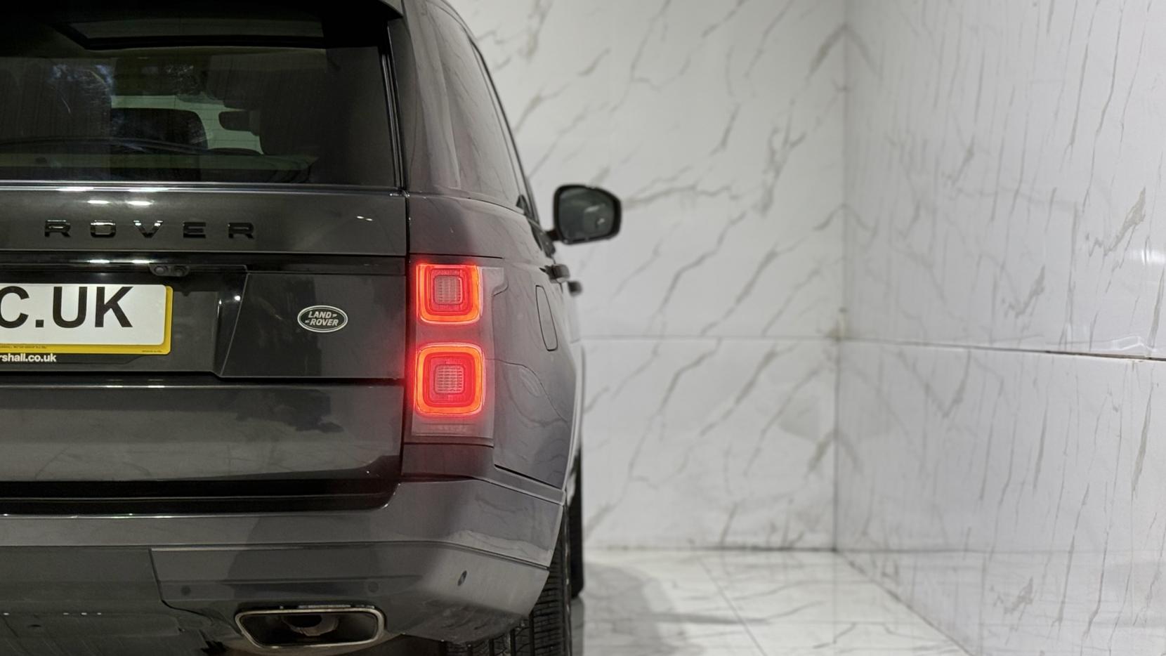 Land Rover Range Rover 3.0 P400 MHEV Vogue SE SUV 5dr Petrol Auto 4WD Euro 6 (s/s) (400 ps)