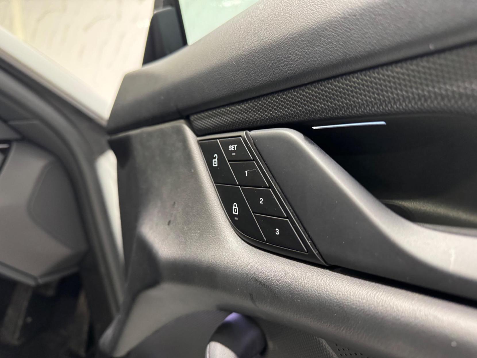 Porsche Taycan Performance Plus 93.4kWh Auto RWD 4dr (11kW Charger)