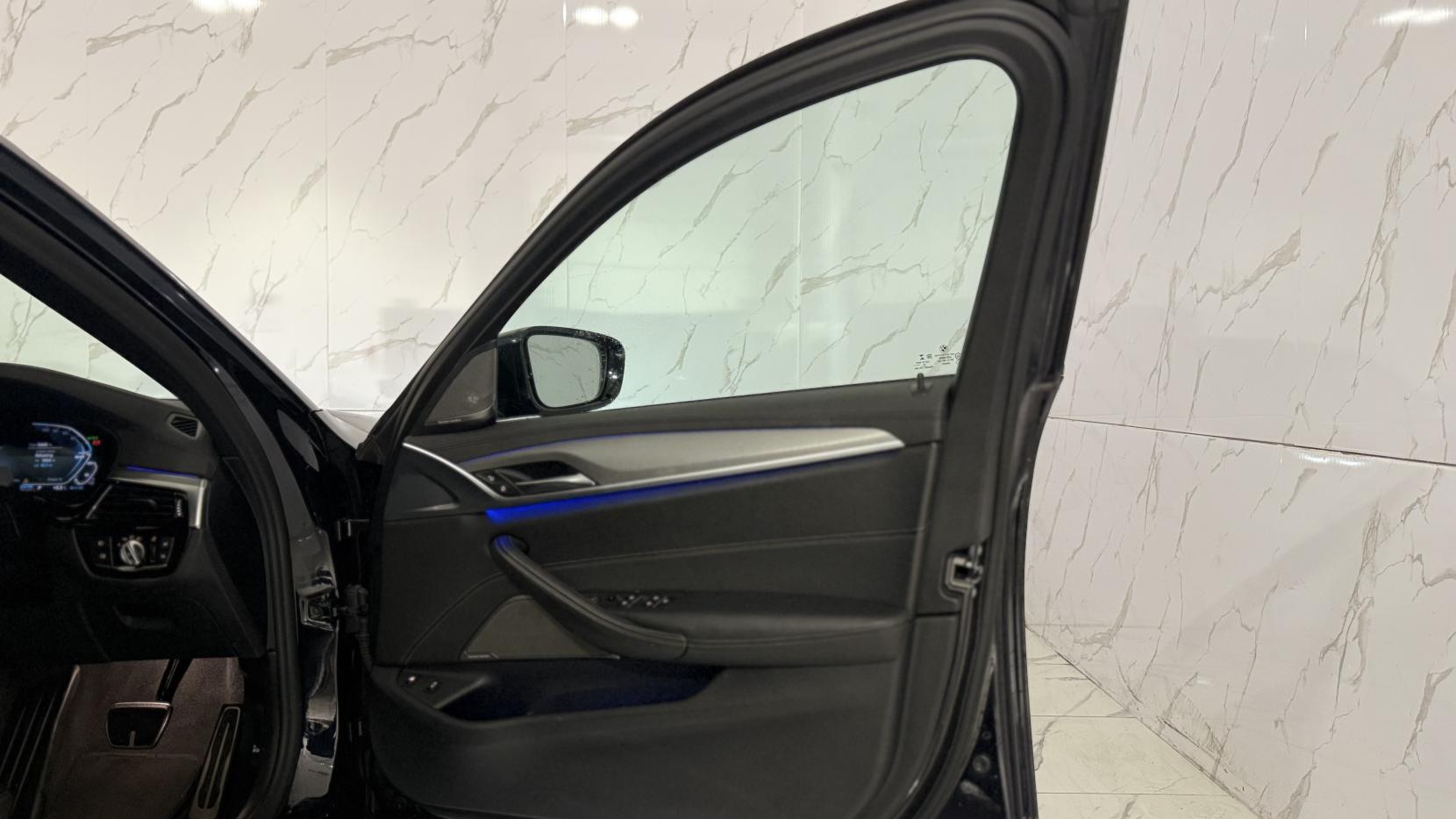 BMW 5 Series 2.0 530e 12kWh M Sport Saloon 4dr Petrol Plug-in Hybrid Auto xDrive Euro 6 (s/s) (252 ps)