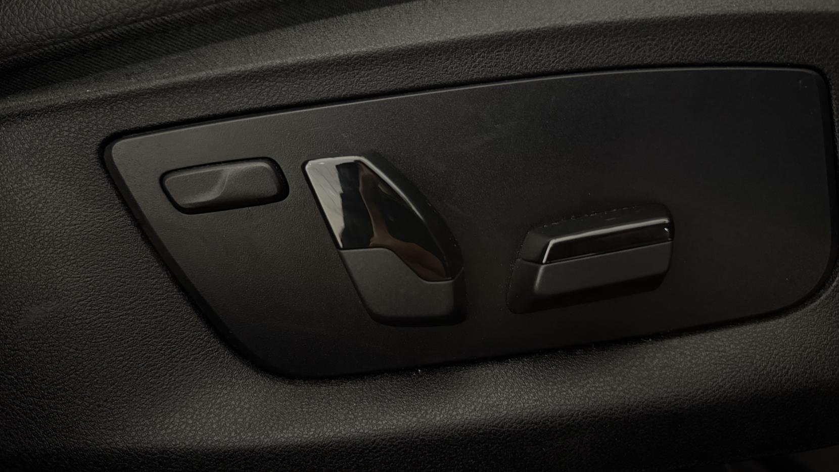 BMW 5 Series 2.0 530e 12kWh M Sport Saloon 4dr Petrol Plug-in Hybrid Auto xDrive Euro 6 (s/s) (252 ps)