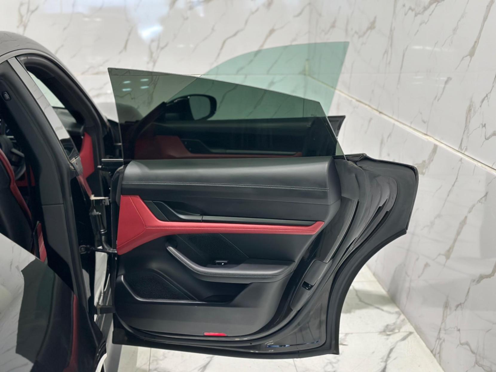 Porsche Taycan Performance Plus 93.4kWh Auto RWD 4dr (11kW Charger)