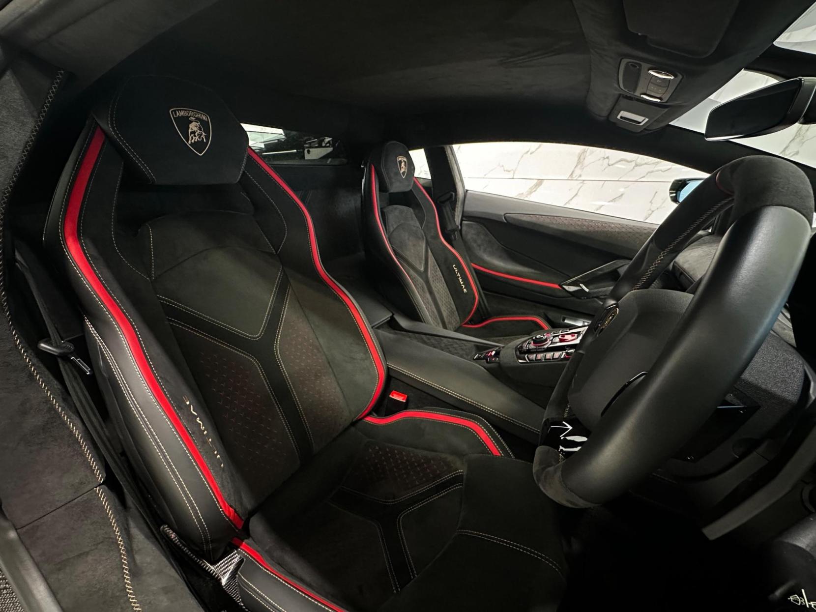 Lamborghini Aventador 6.5 V12 LP 780-4 Ultimae ISR 4WD Euro 6 2dr