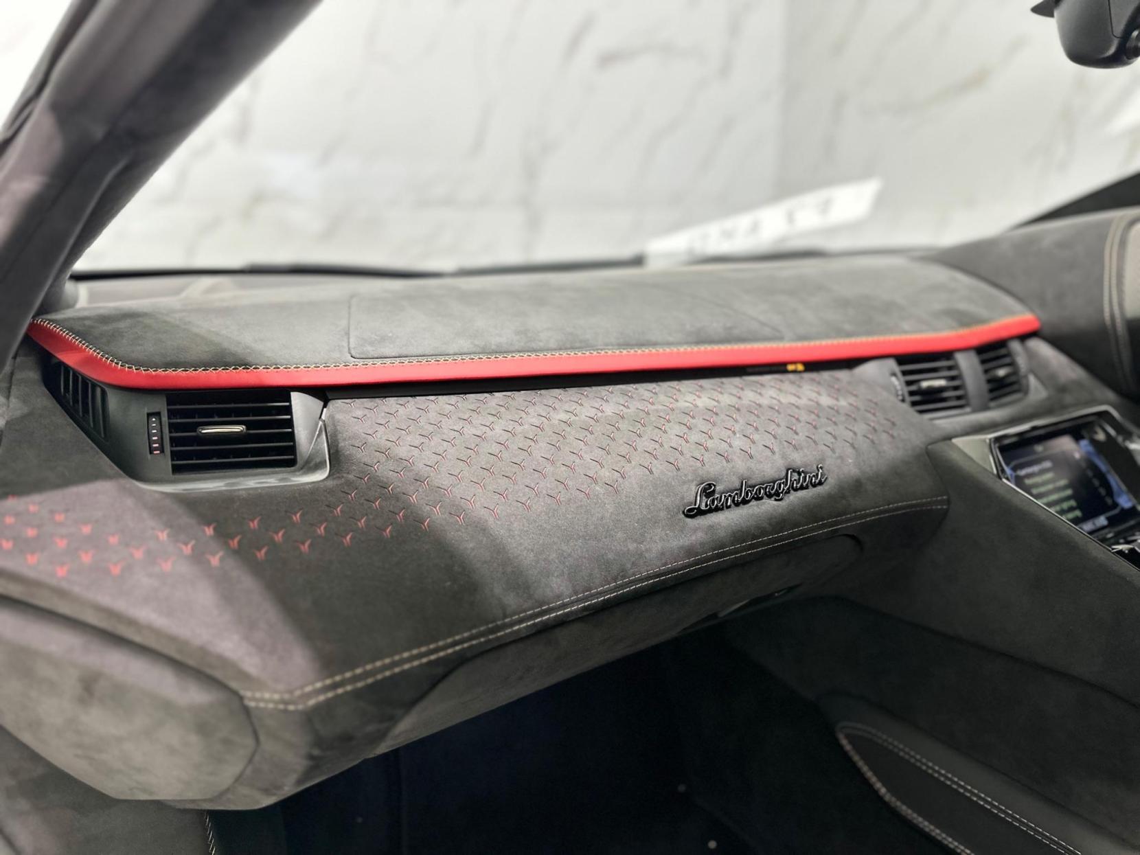 Lamborghini Aventador 6.5 V12 LP 780-4 Ultimae ISR 4WD Euro 6 2dr
