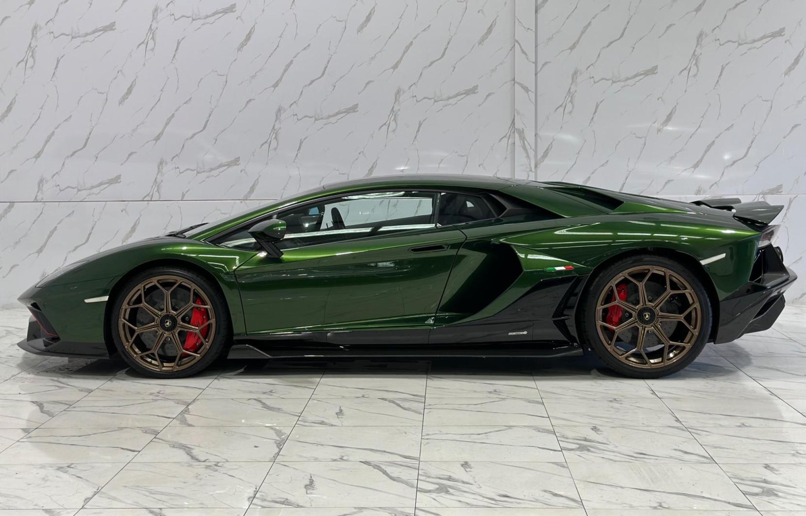 Lamborghini Aventador 6.5 V12 LP 780-4 Ultimae ISR 4WD Euro 6 2dr