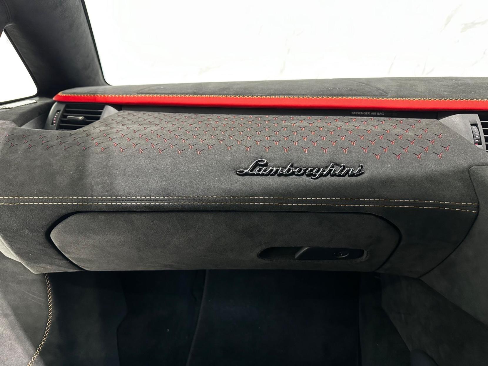 Lamborghini Aventador 6.5 V12 LP 780-4 Ultimae ISR 4WD Euro 6 2dr