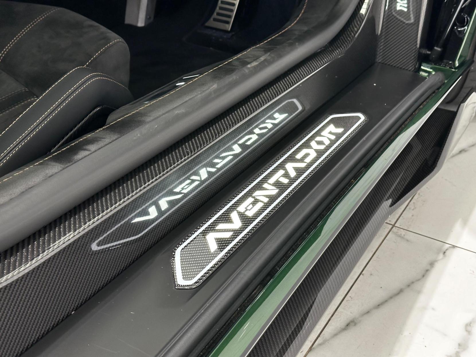 Lamborghini Aventador 6.5 V12 LP 780-4 Ultimae ISR 4WD Euro 6 2dr