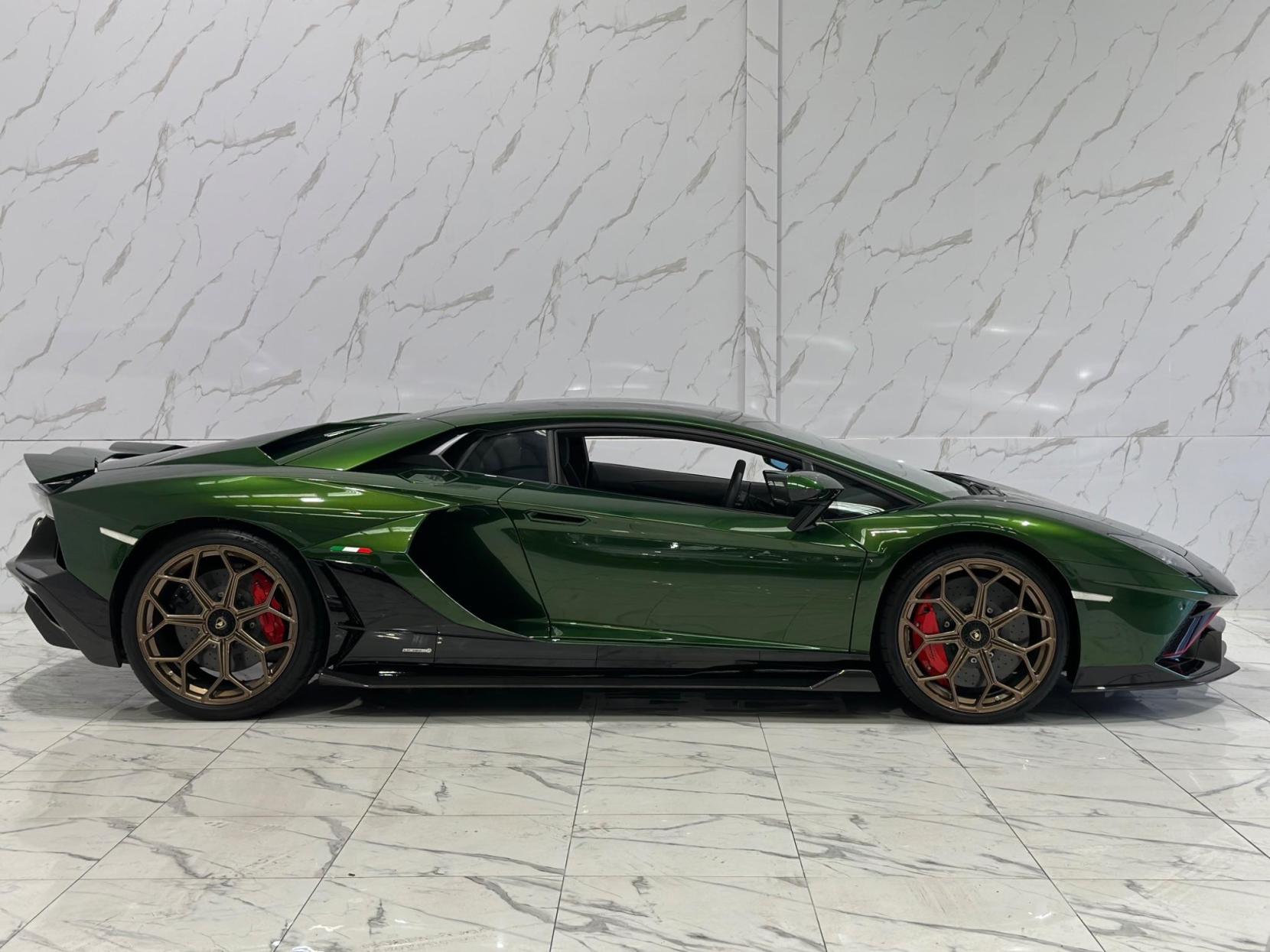 Lamborghini Aventador 6.5 V12 LP 780-4 Ultimae ISR 4WD Euro 6 2dr