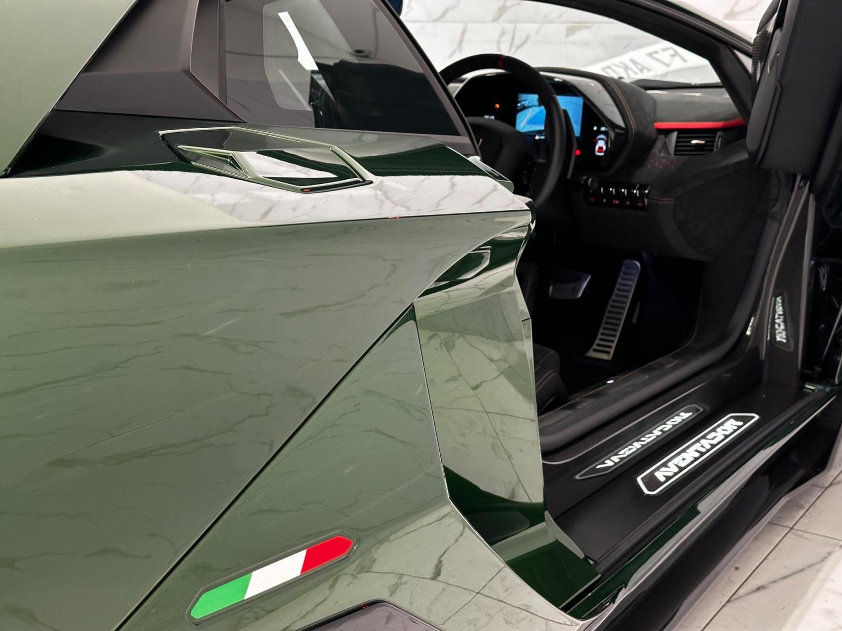 Lamborghini Aventador 6.5 V12 LP 780-4 Ultimae ISR 4WD Euro 6 2dr