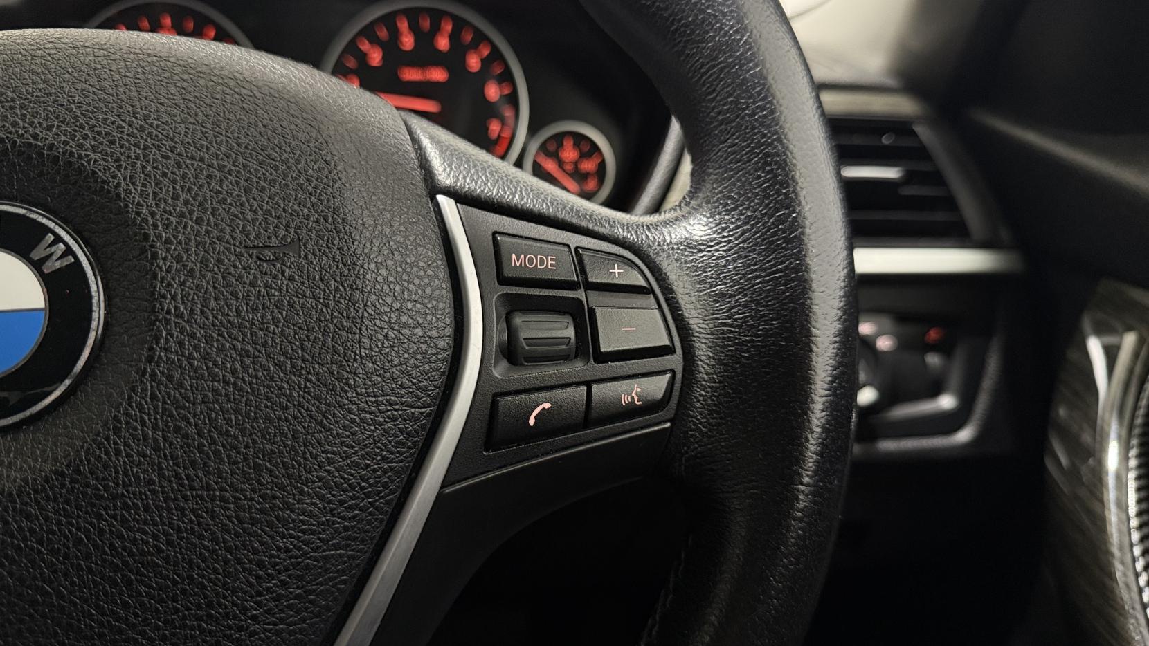 BMW 3 Series 2.0 328i Luxury Saloon 4dr Petrol Auto Euro 5 (s/s) (245 ps)