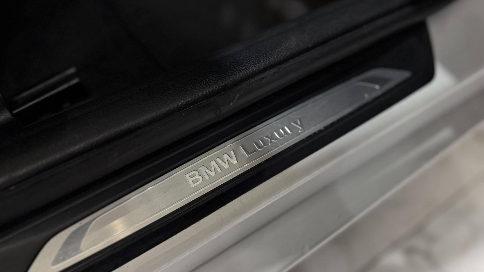 BMW 3 Series 2.0 328i Luxury Saloon 4dr Petrol Auto Euro 5 (s/s) (245 ps)