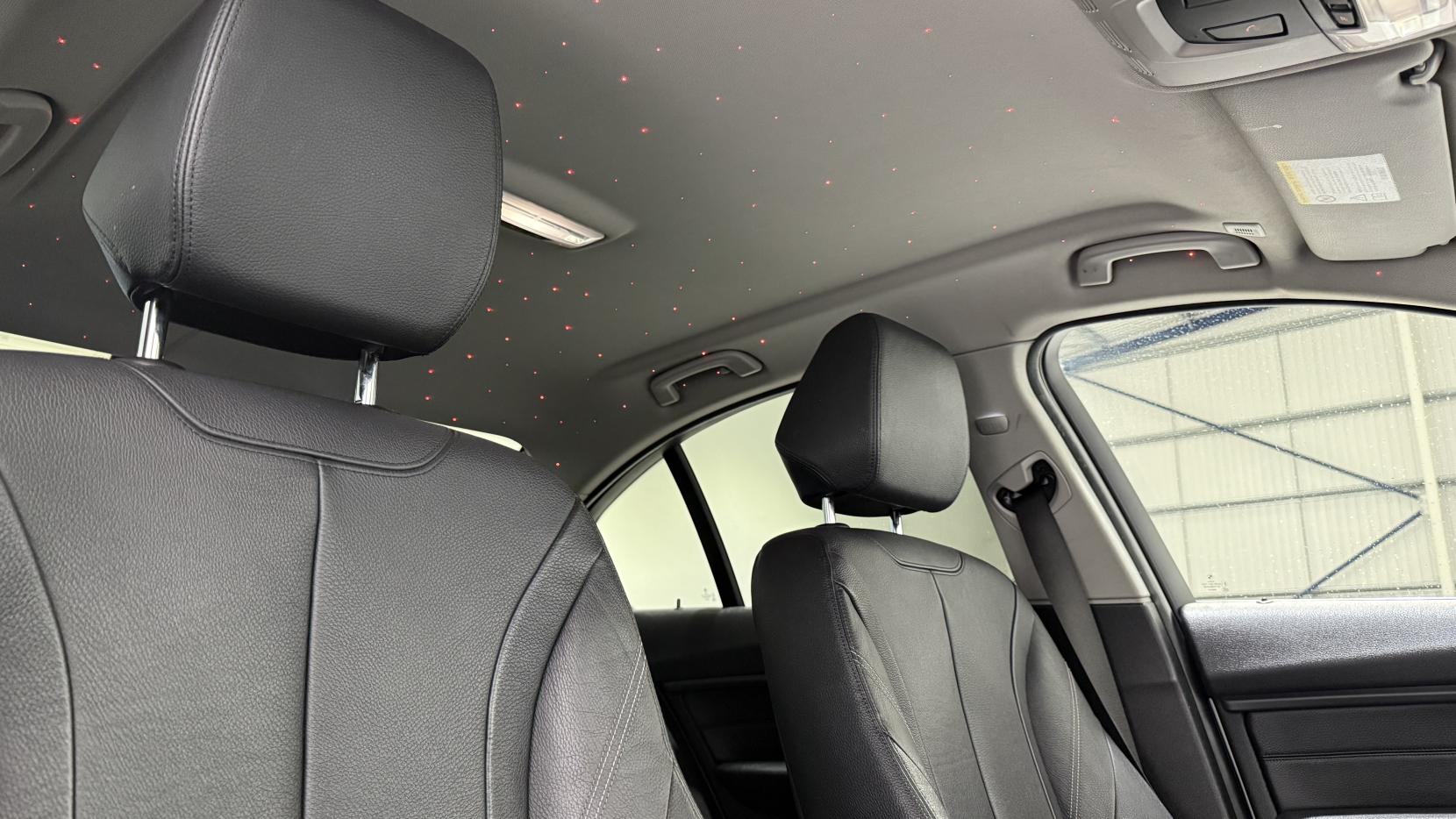 BMW 3 Series 2.0 328i Luxury Saloon 4dr Petrol Auto Euro 5 (s/s) (245 ps)