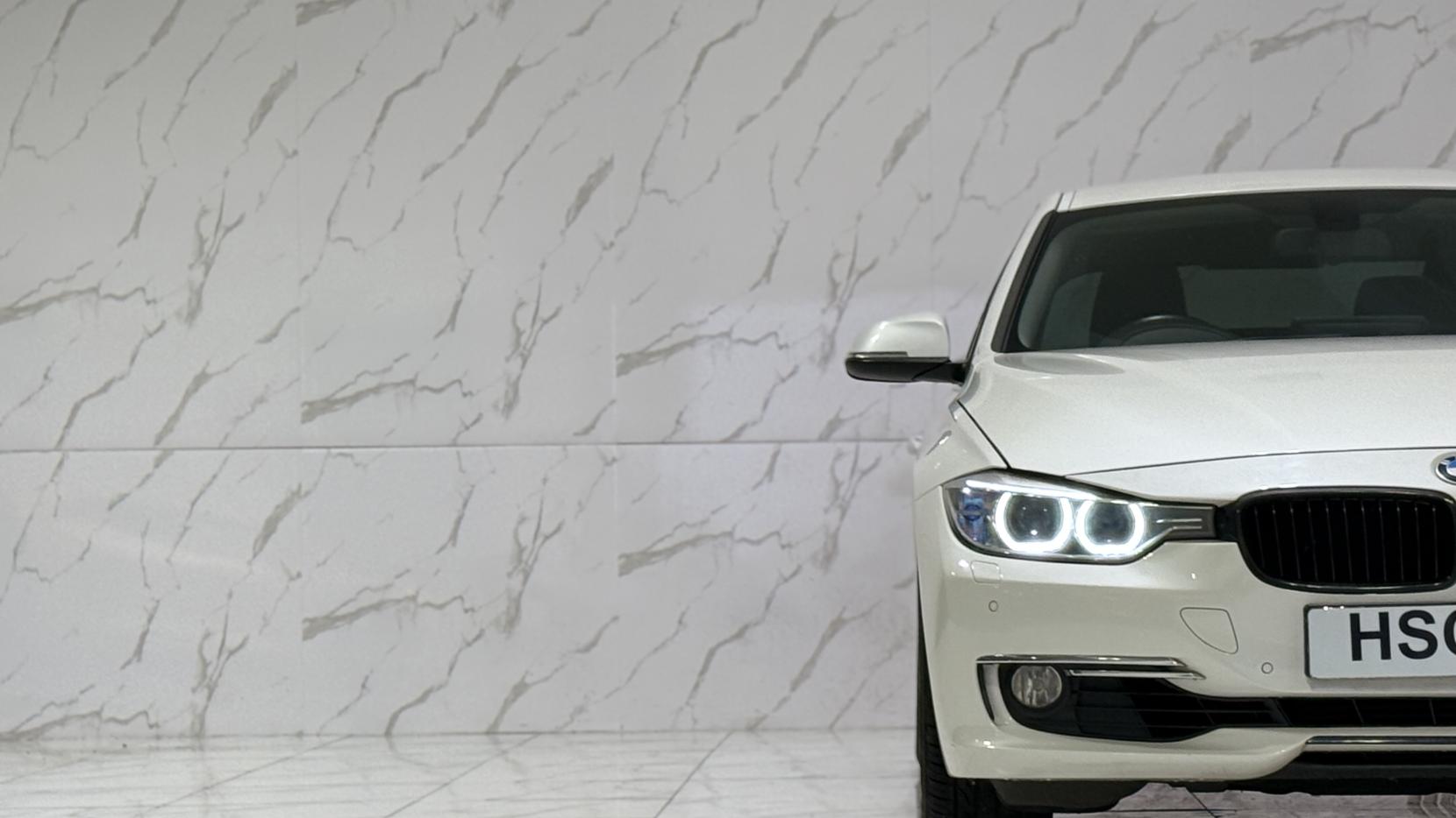 BMW 3 Series 2.0 328i Luxury Saloon 4dr Petrol Auto Euro 5 (s/s) (245 ps)