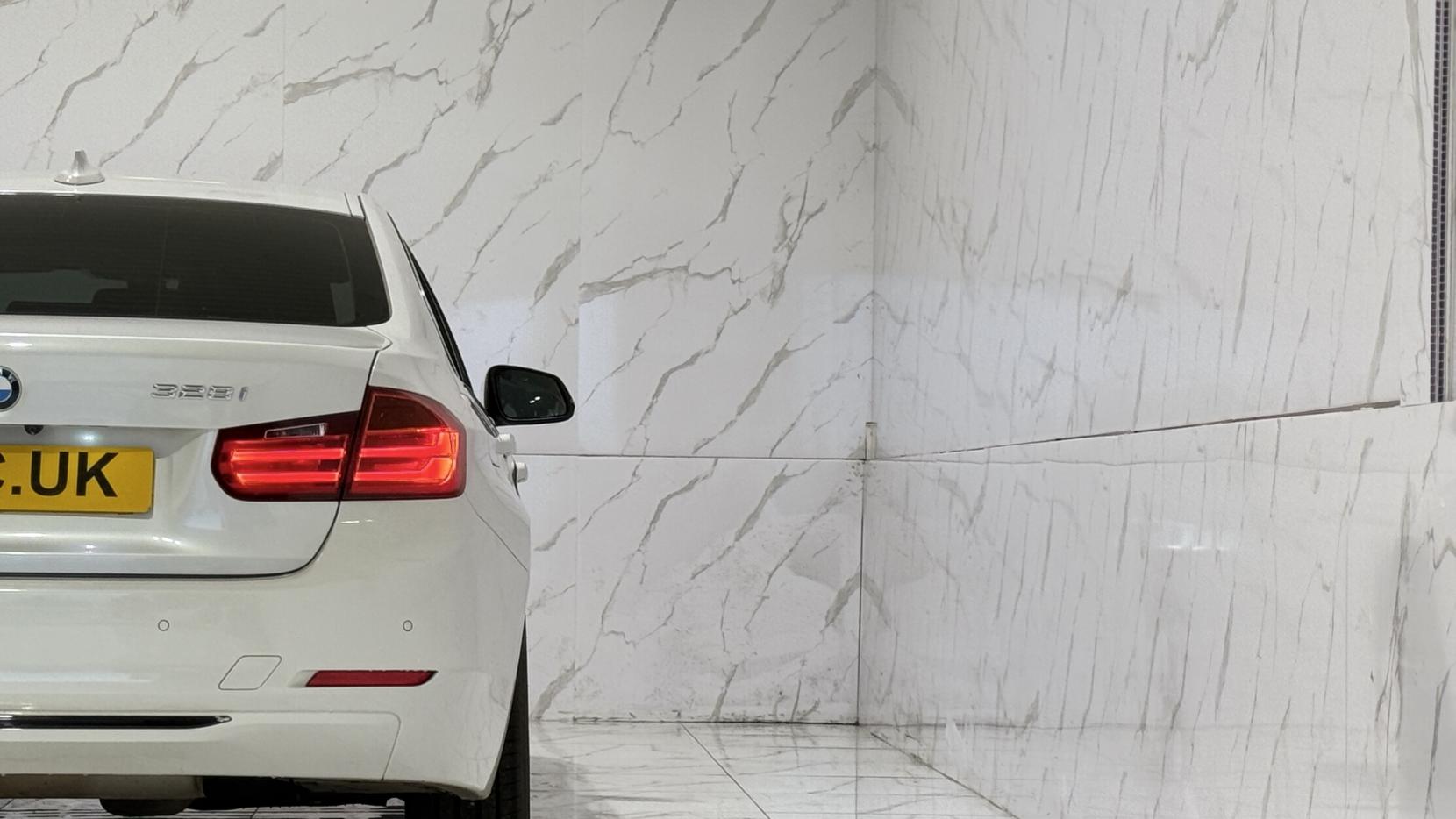 BMW 3 Series 2.0 328i Luxury Saloon 4dr Petrol Auto Euro 5 (s/s) (245 ps)