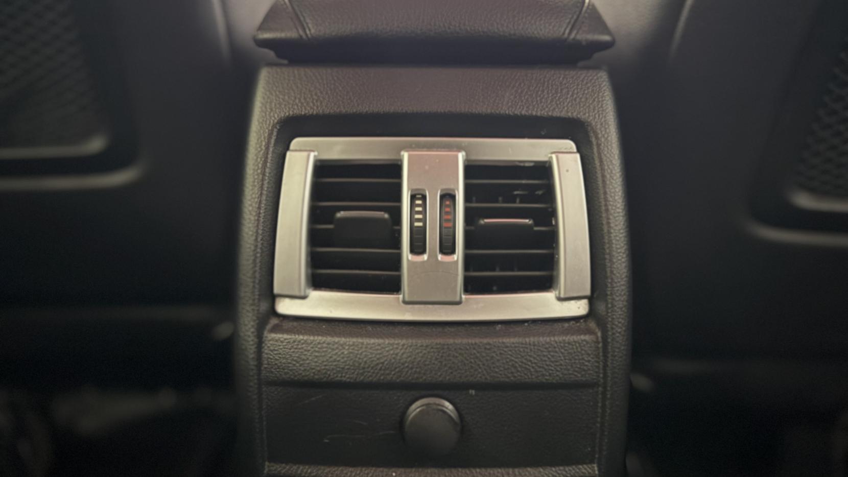 BMW 3 Series 2.0 328i Luxury Saloon 4dr Petrol Auto Euro 5 (s/s) (245 ps)