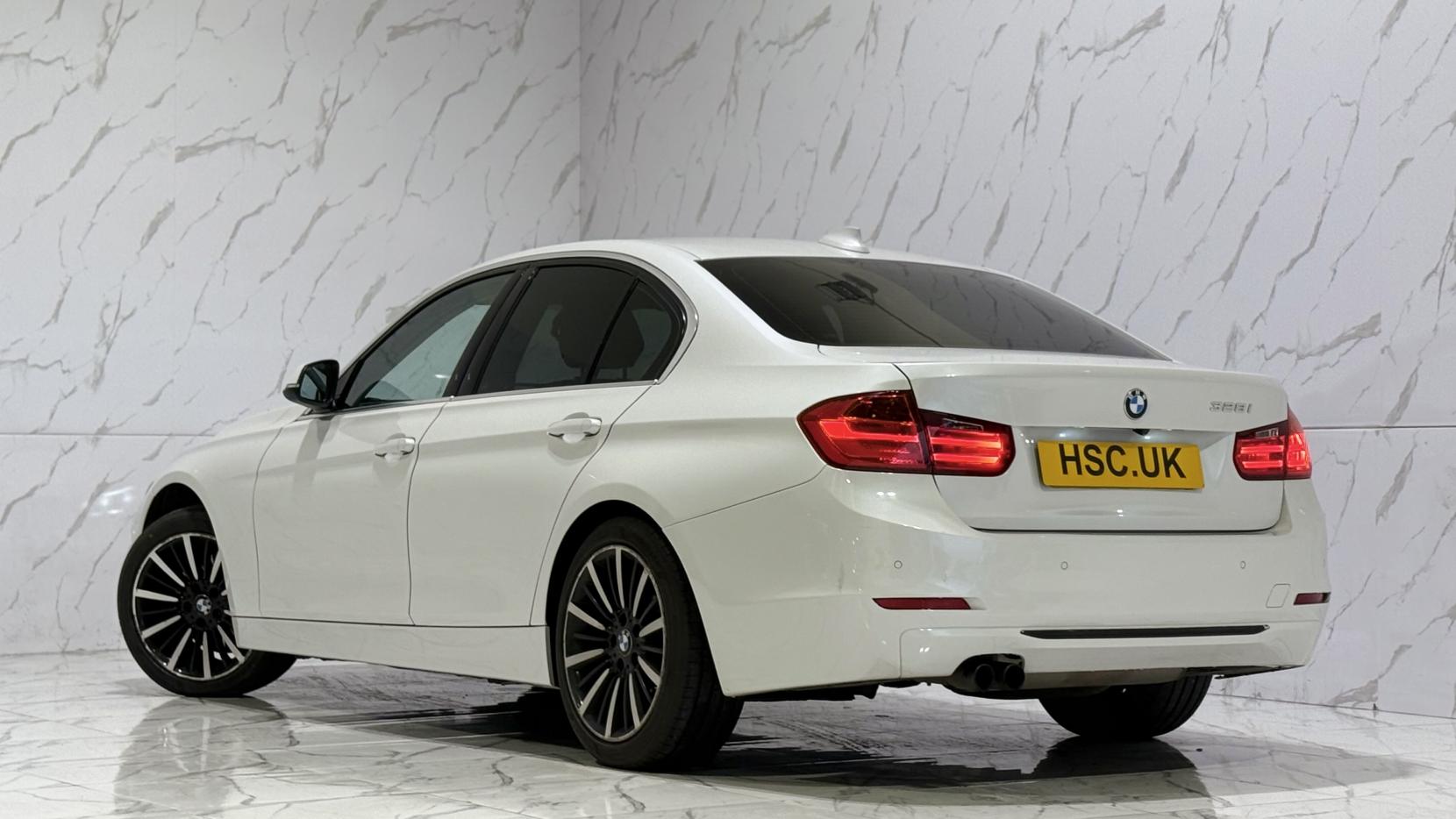 BMW 3 Series 2.0 328i Luxury Saloon 4dr Petrol Auto Euro 5 (s/s) (245 ps)