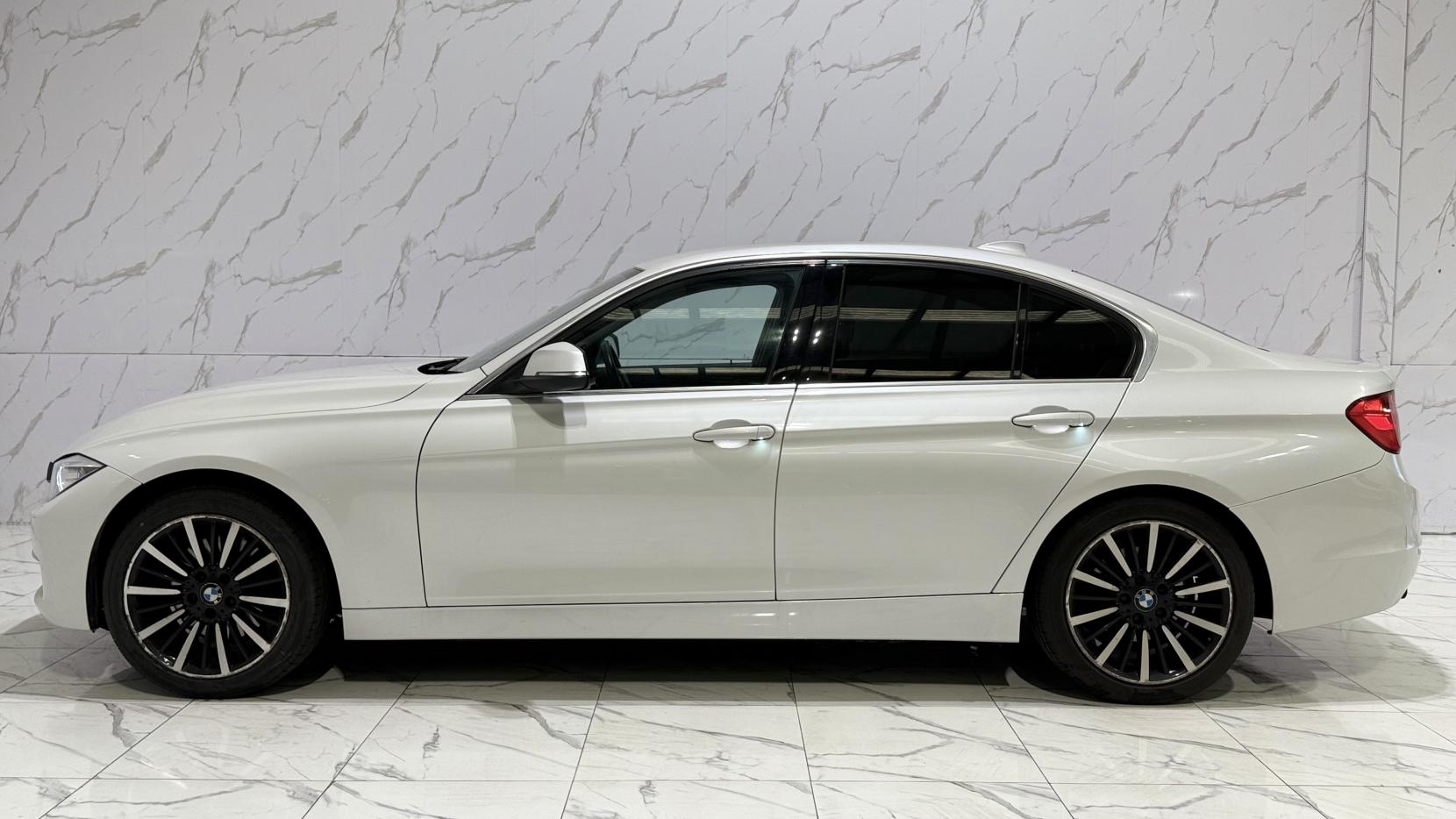 BMW 3 Series 2.0 328i Luxury Saloon 4dr Petrol Auto Euro 5 (s/s) (245 ps)