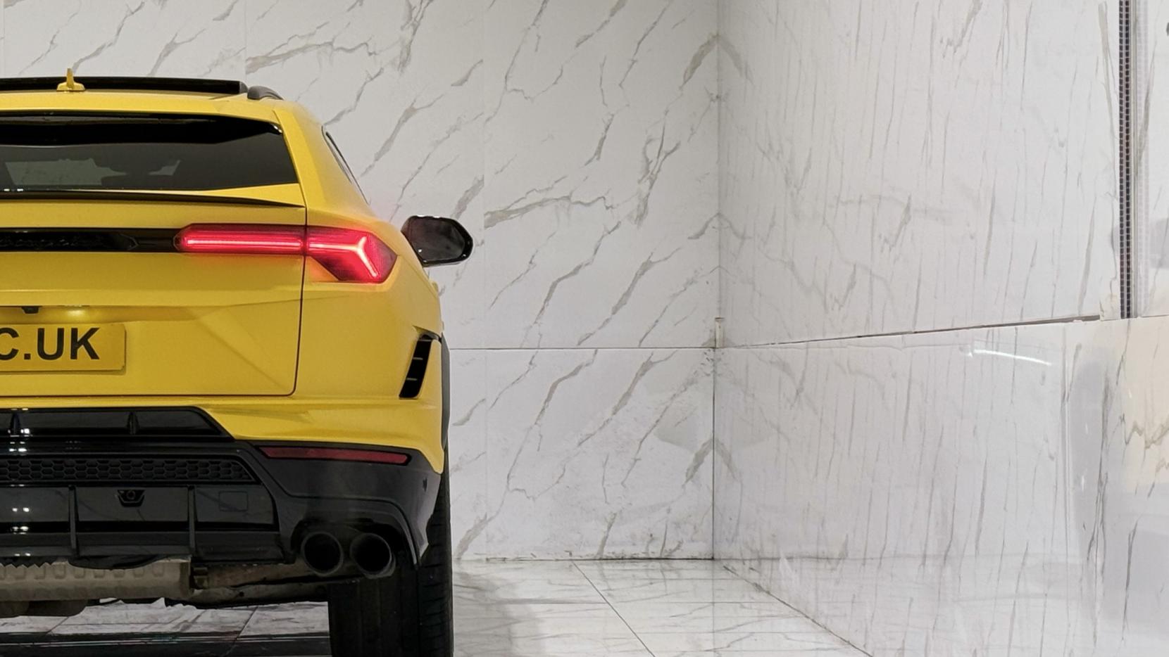 Lamborghini Urus 4.0 V8 BiTurbo S SUV 5dr Petrol Auto 4WD Euro 6 (666 ps)