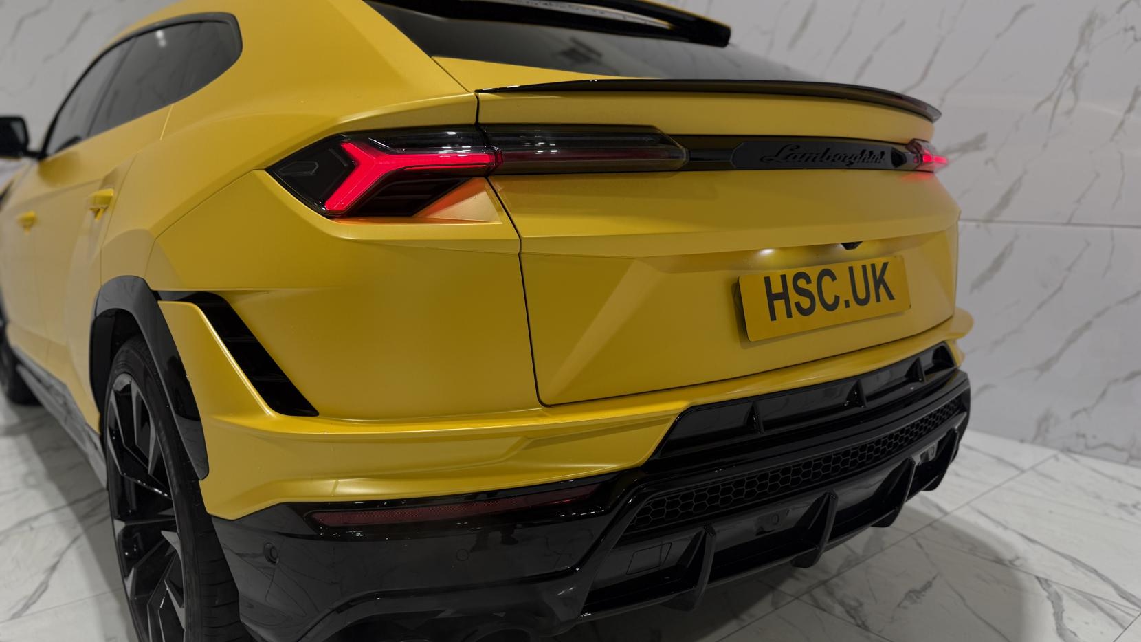 Lamborghini Urus 4.0 V8 BiTurbo S SUV 5dr Petrol Auto 4WD Euro 6 (666 ps)