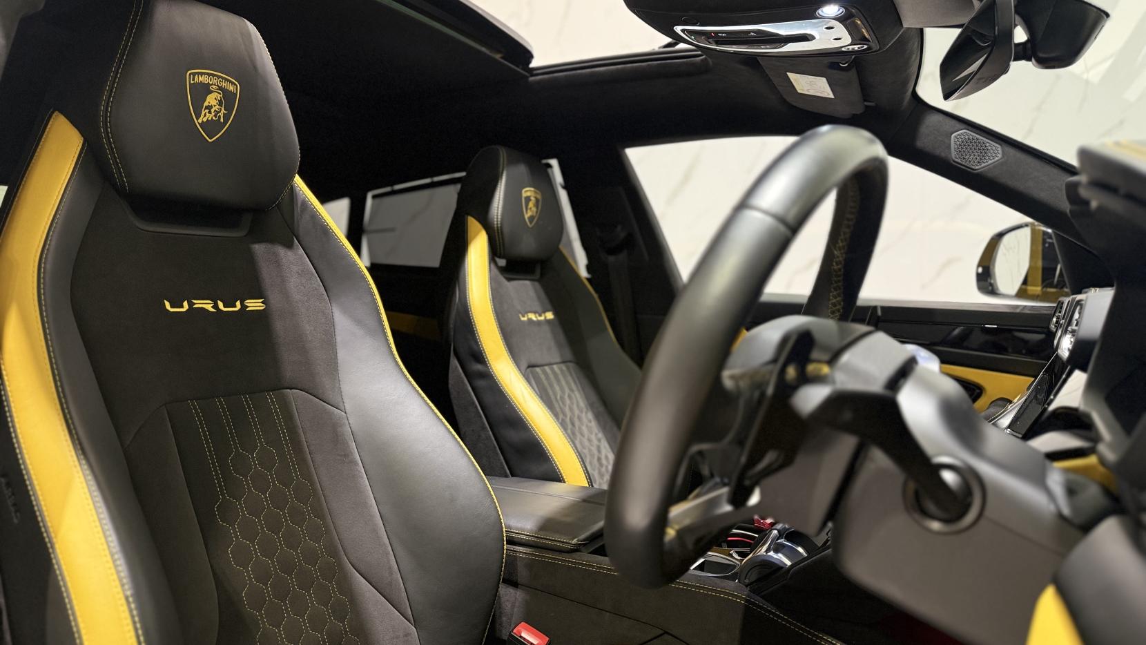 Lamborghini Urus 4.0 V8 BiTurbo S SUV 5dr Petrol Auto 4WD Euro 6 (666 ps)