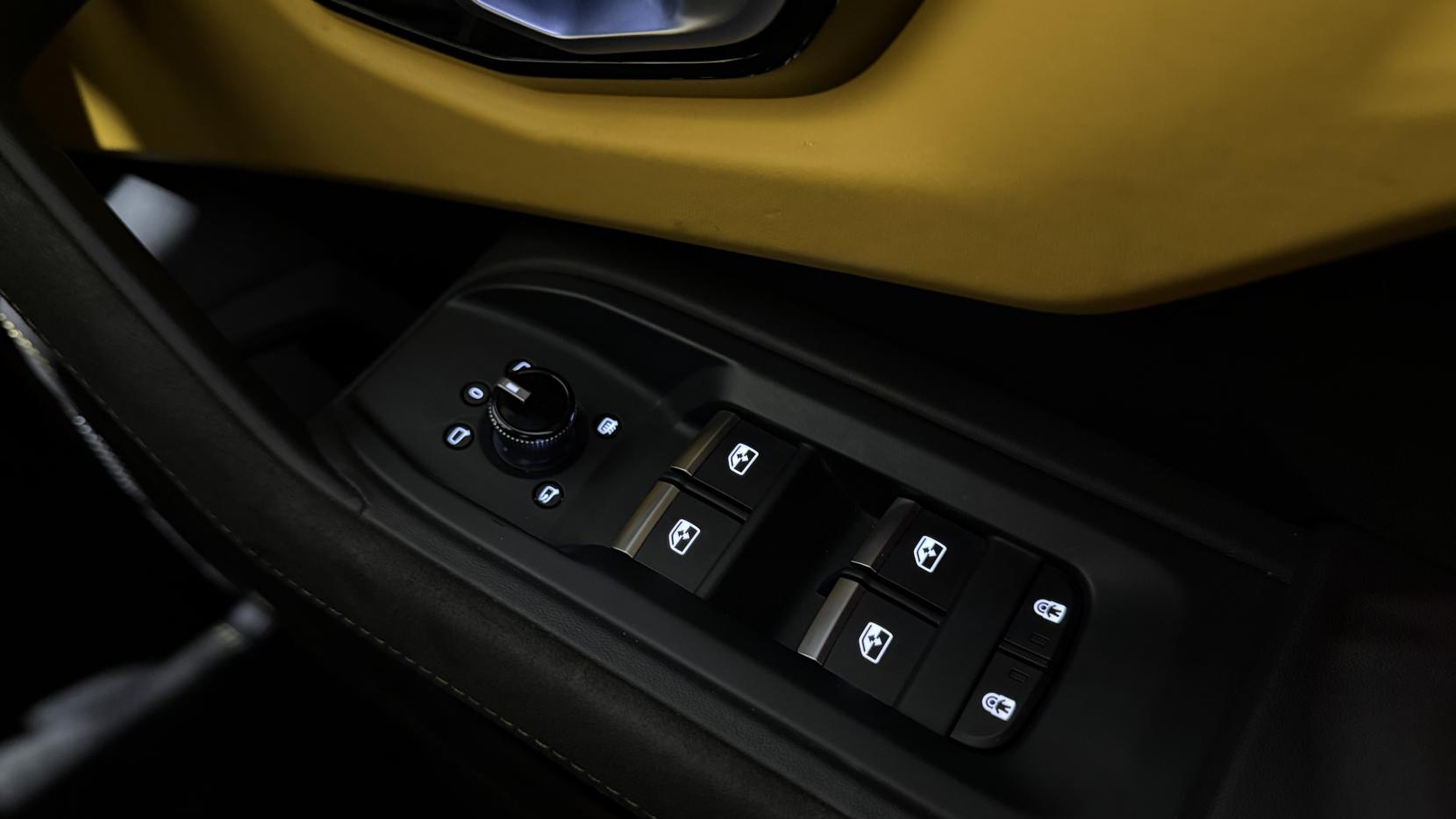 Lamborghini Urus 4.0 V8 BiTurbo S SUV 5dr Petrol Auto 4WD Euro 6 (666 ps)