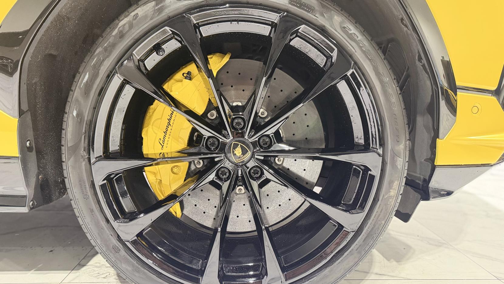 Lamborghini Urus 4.0 V8 BiTurbo S SUV 5dr Petrol Auto 4WD Euro 6 (666 ps)