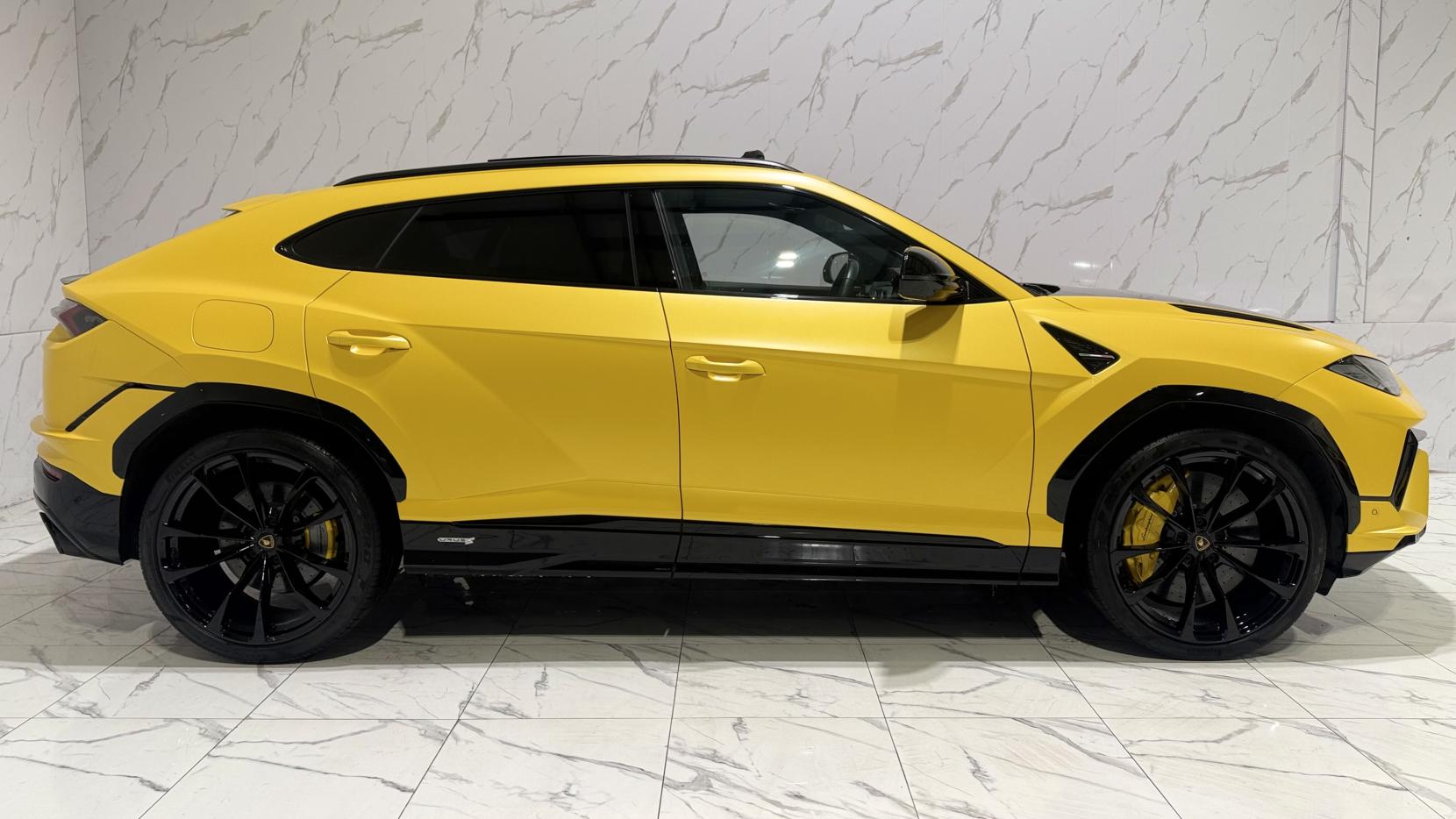 Lamborghini Urus 4.0 V8 BiTurbo S SUV 5dr Petrol Auto 4WD Euro 6 (666 ps)