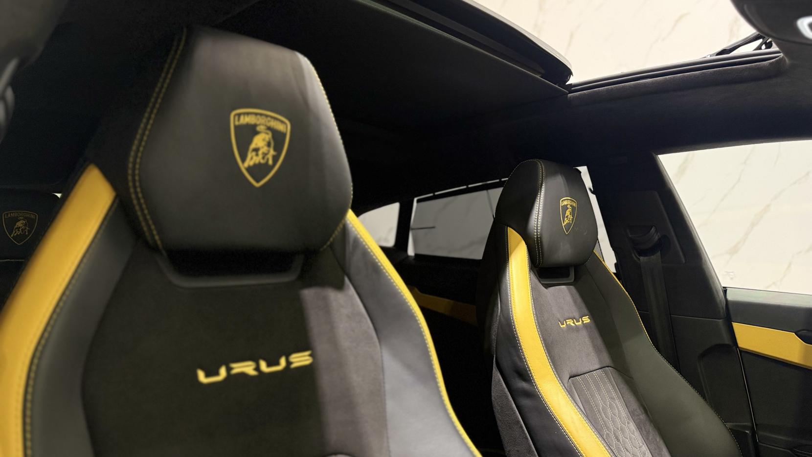 Lamborghini Urus 4.0 V8 BiTurbo S SUV 5dr Petrol Auto 4WD Euro 6 (666 ps)