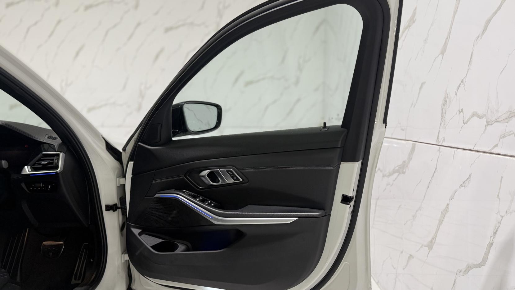 BMW 3 Series 3.0 M340i Saloon 4dr Petrol Auto xDrive Euro 6 (s/s) (374 ps)