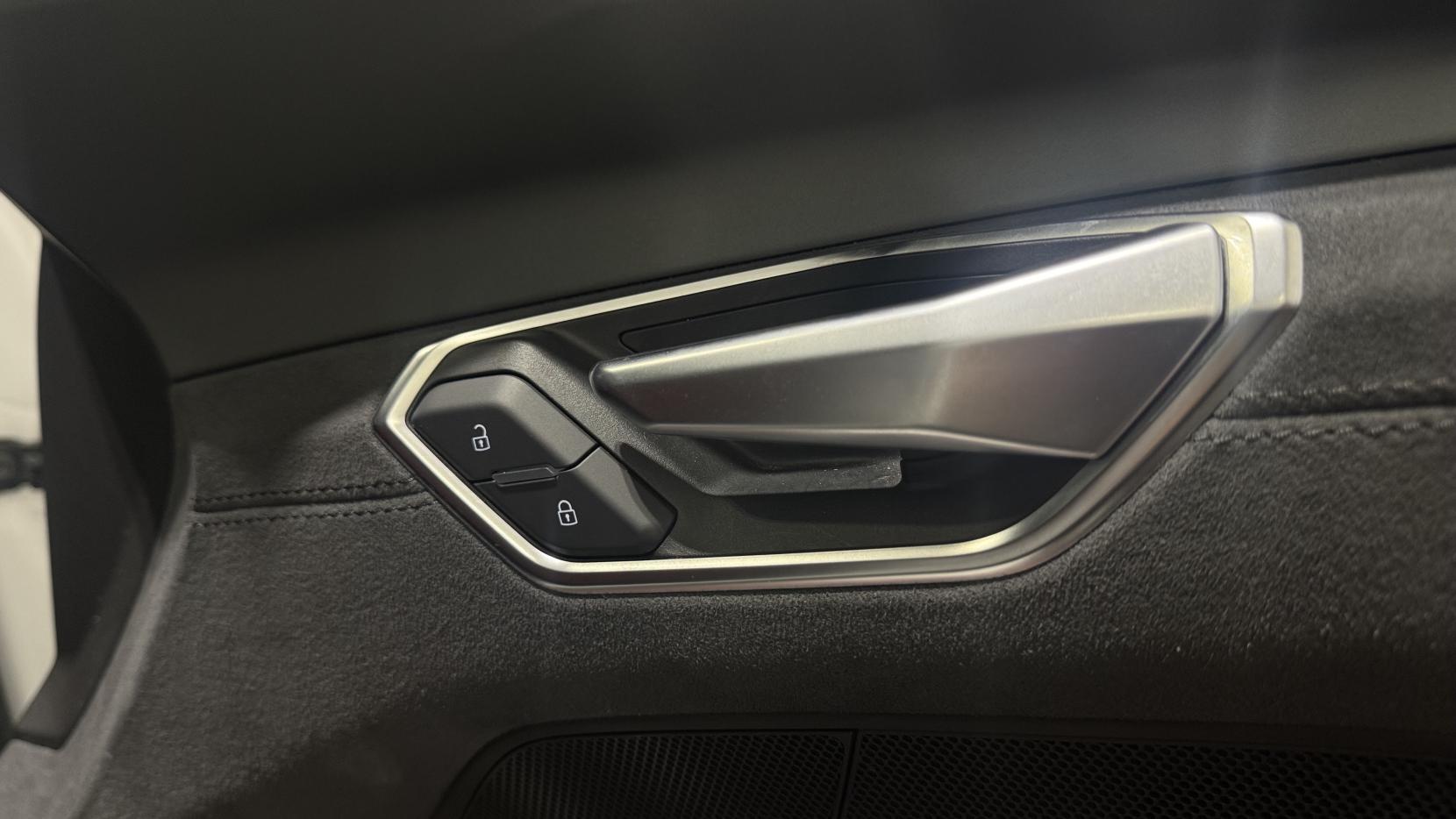 Audi e-tron GT 93.4kWh Saloon 4dr Electric Auto quattro (476 ps)