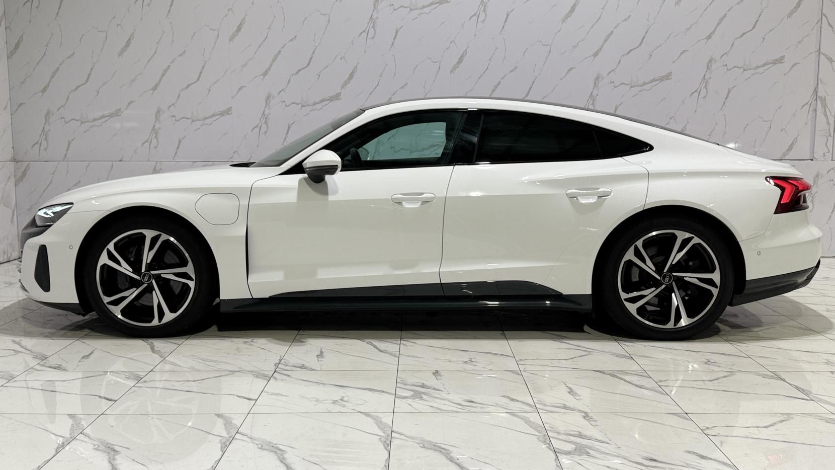 Audi e-tron GT 93.4kWh Saloon 4dr Electric Auto quattro (476 ps)