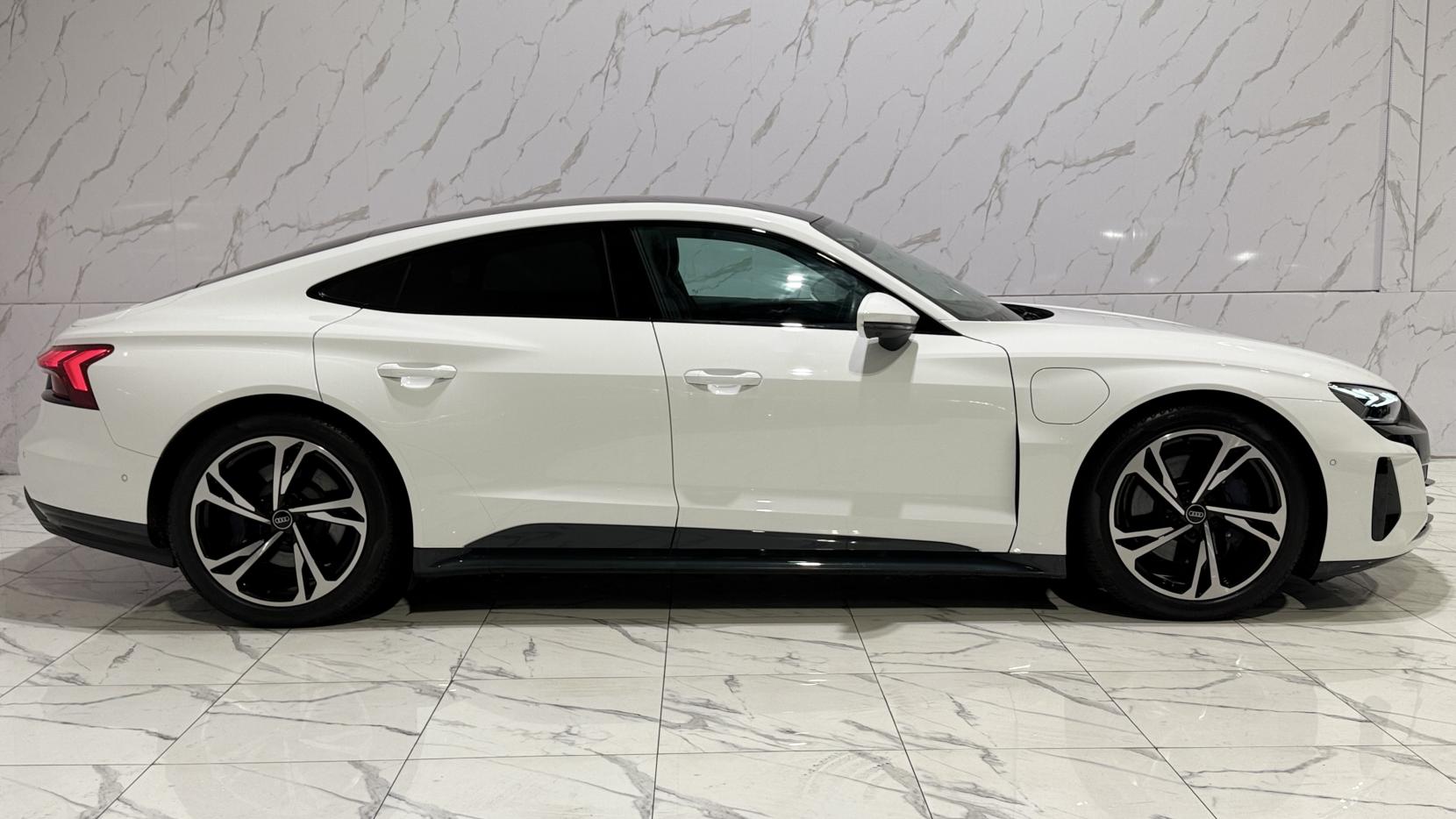 Audi e-tron GT 93.4kWh Saloon 4dr Electric Auto quattro (476 ps)