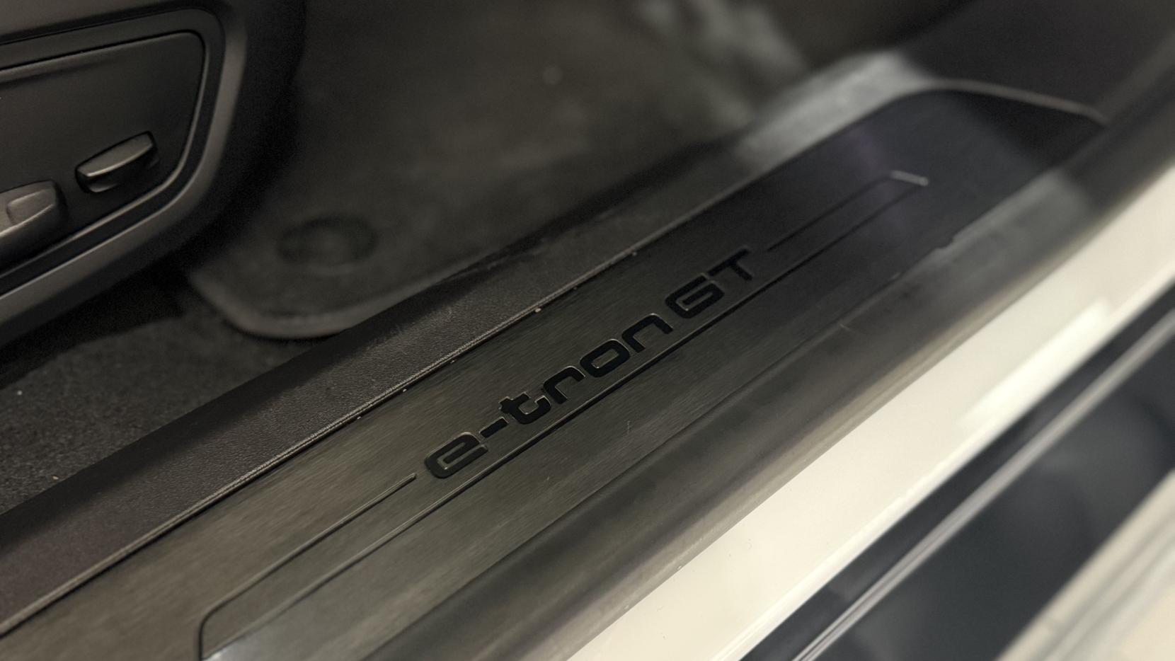 Audi e-tron GT 93.4kWh Saloon 4dr Electric Auto quattro (476 ps)