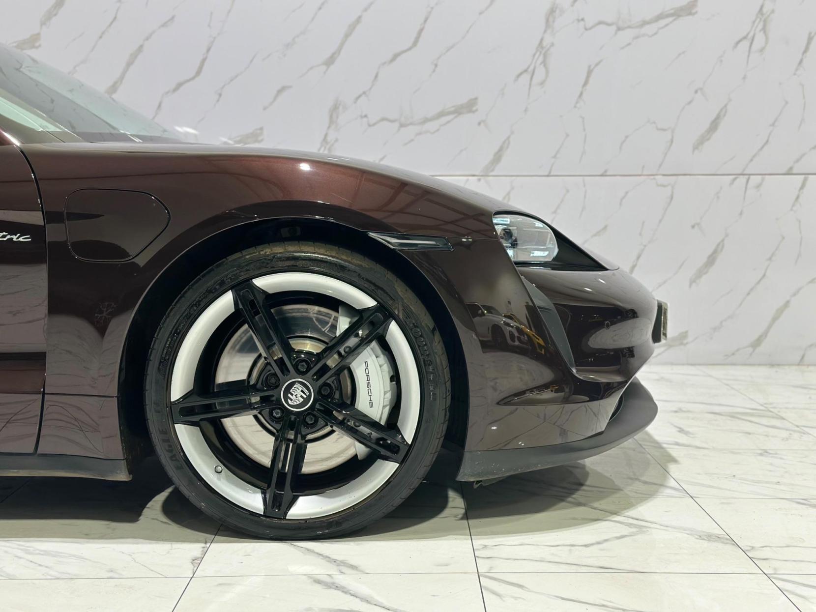 Porsche Taycan Performance Plus 93.4kWh Auto RWD 4dr (11kW Charger)