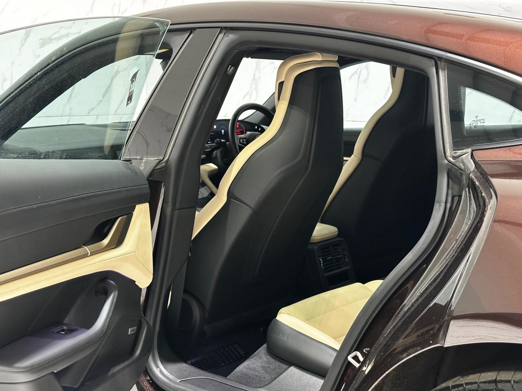 Porsche Taycan Performance Plus 93.4kWh Auto RWD 4dr (11kW Charger)