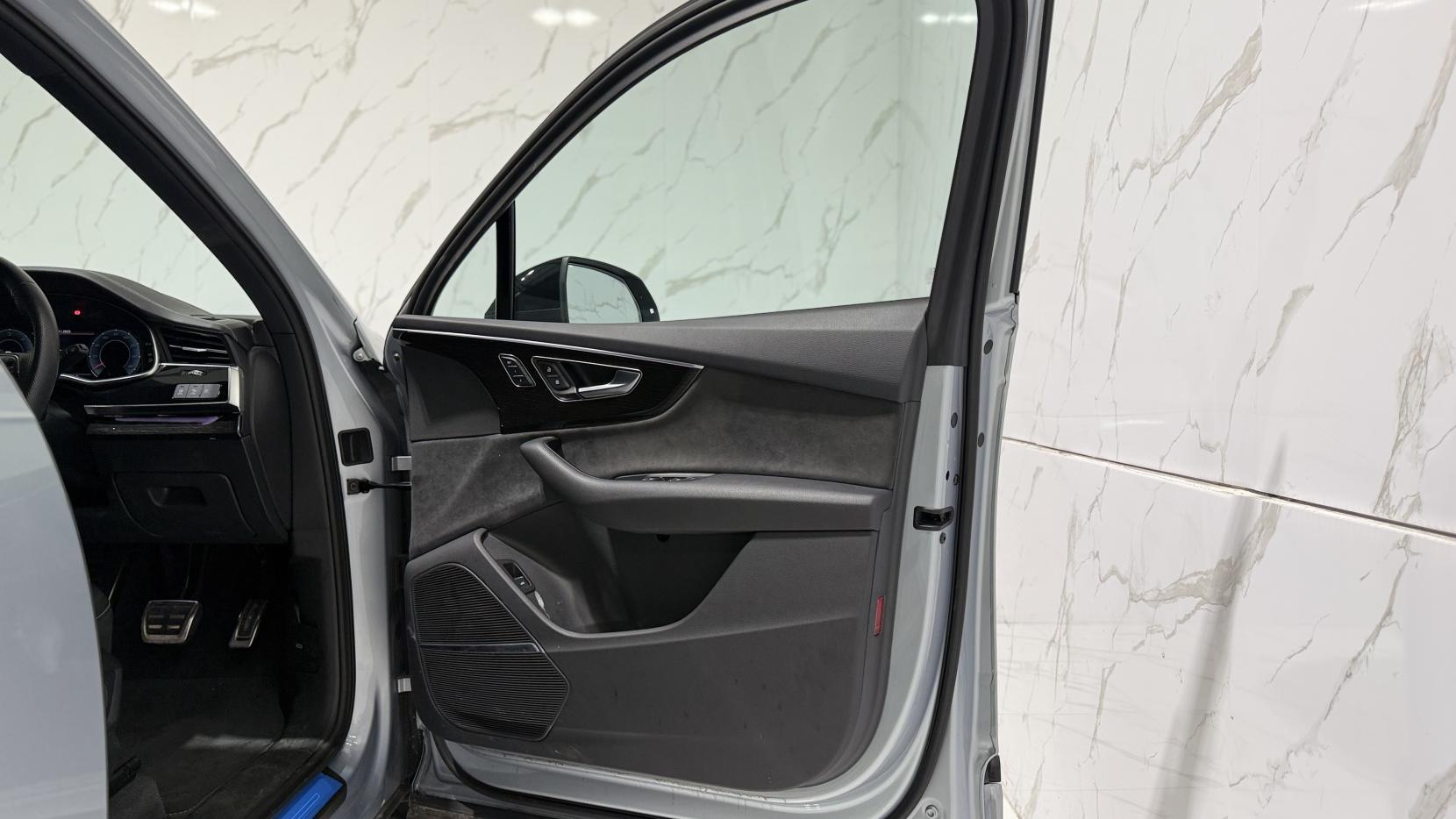 Audi Q7 3.0 TDI V6 50 Black Edition SUV 5dr Diesel Tiptronic quattro Euro 6 (s/s) (286 ps)