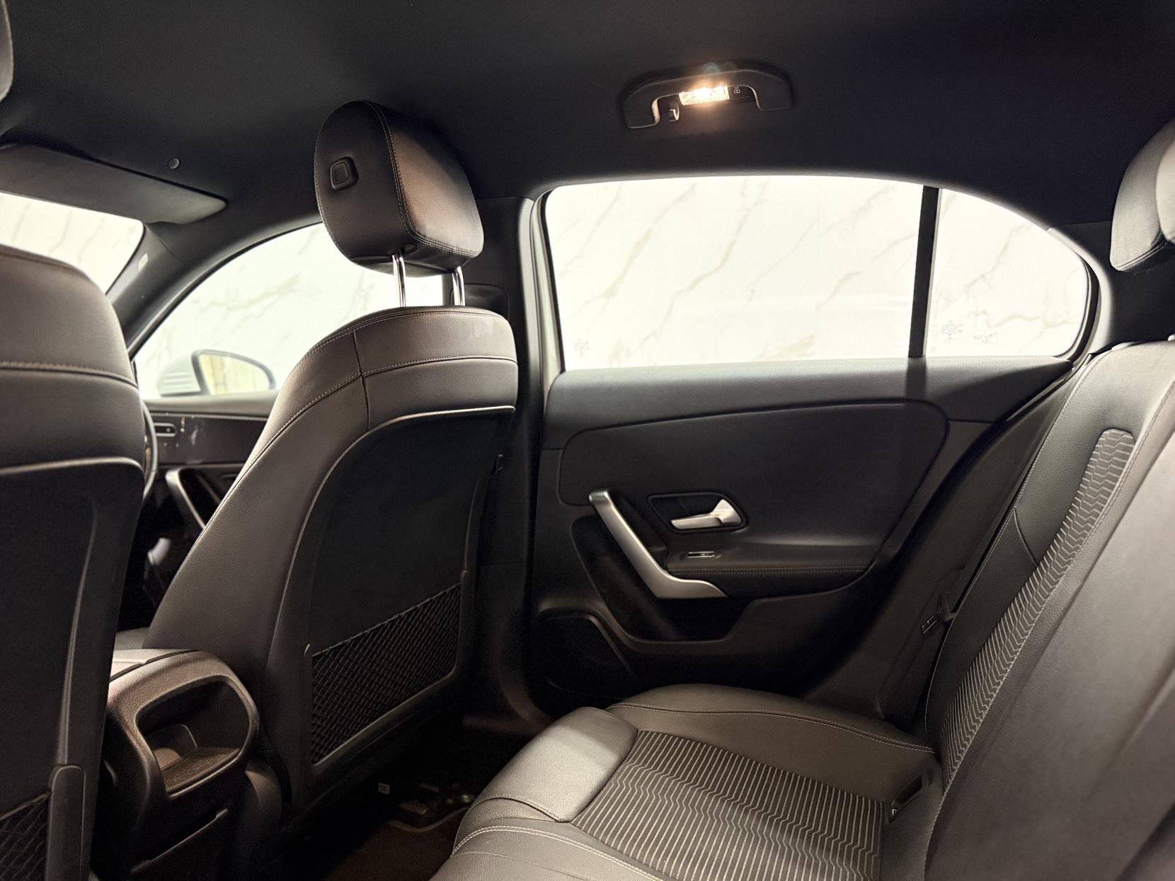 Mercedes-Benz A Class 1.3 A180 Sport (Executive) Hatchback 5dr Petrol 7G-DCT Euro 6 (s/s) (136 ps)
