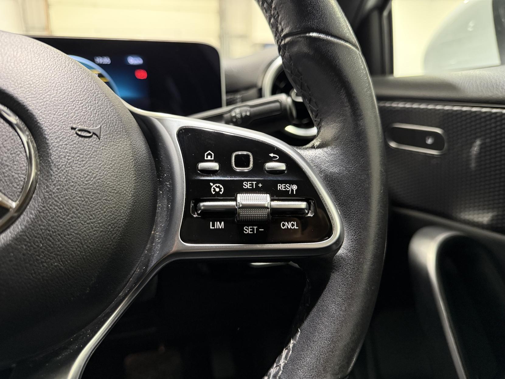 Mercedes-Benz A Class 1.3 A180 Sport (Executive) Hatchback 5dr Petrol 7G-DCT Euro 6 (s/s) (136 ps)