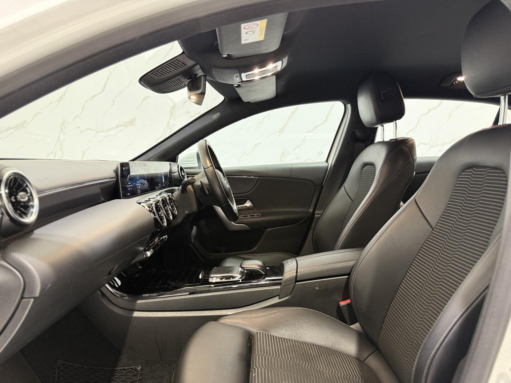 Mercedes-Benz A Class 1.3 A180 Sport (Executive) Hatchback 5dr Petrol 7G-DCT Euro 6 (s/s) (136 ps)