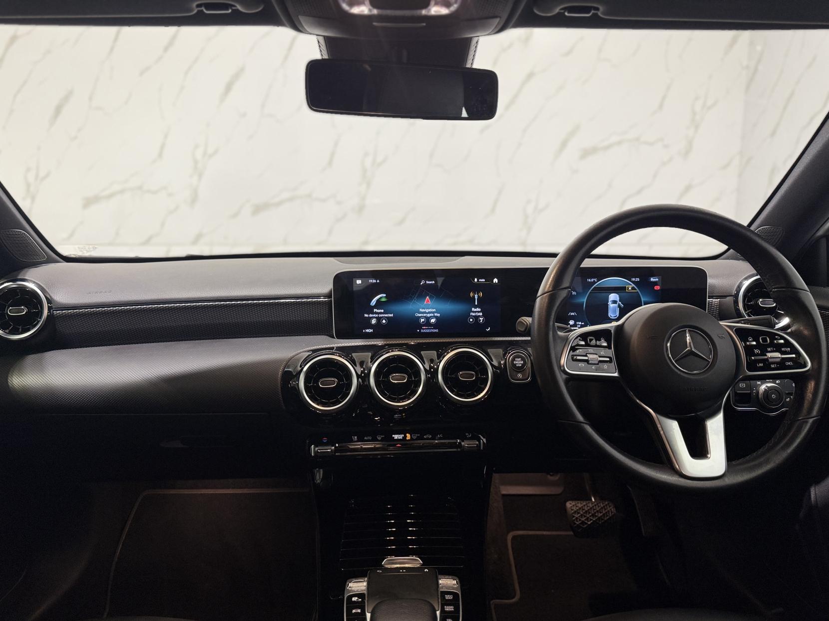 Mercedes-Benz A Class 1.3 A180 Sport (Executive) Hatchback 5dr Petrol 7G-DCT Euro 6 (s/s) (136 ps)