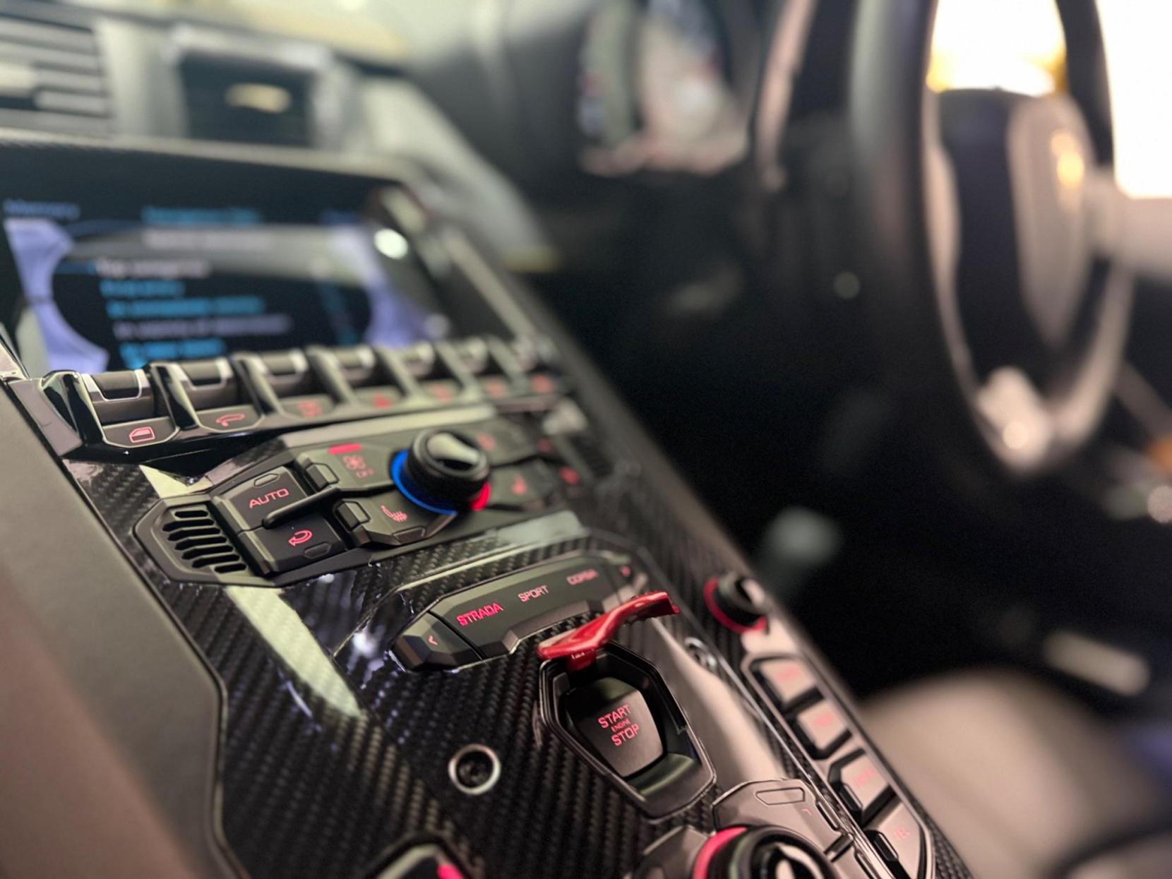 Lamborghini Aventador 6.5 V12 LP 700-4 ISR 4WD Euro 5 2dr
