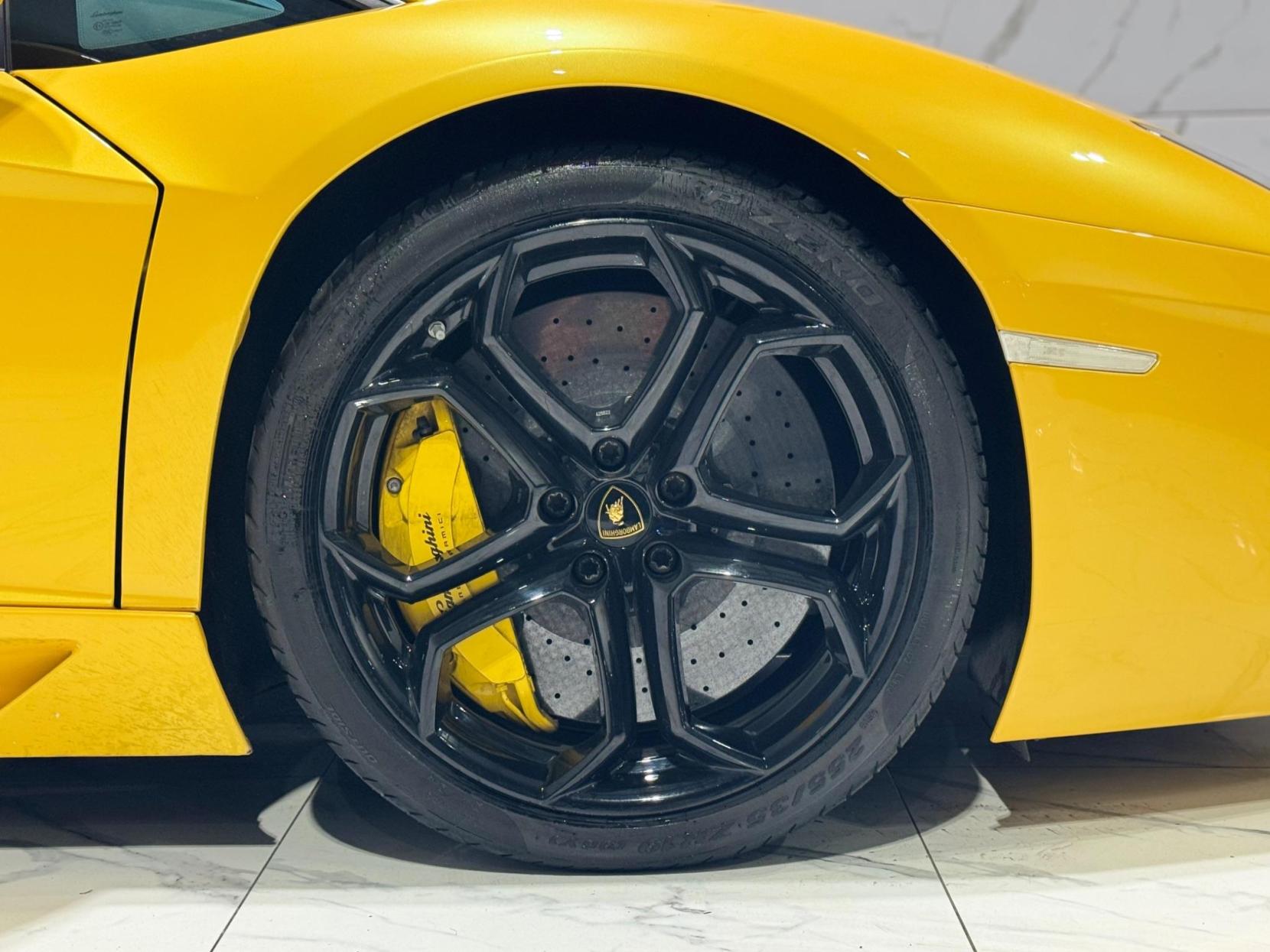 Lamborghini Aventador 6.5 V12 LP 700-4 ISR 4WD Euro 5 2dr