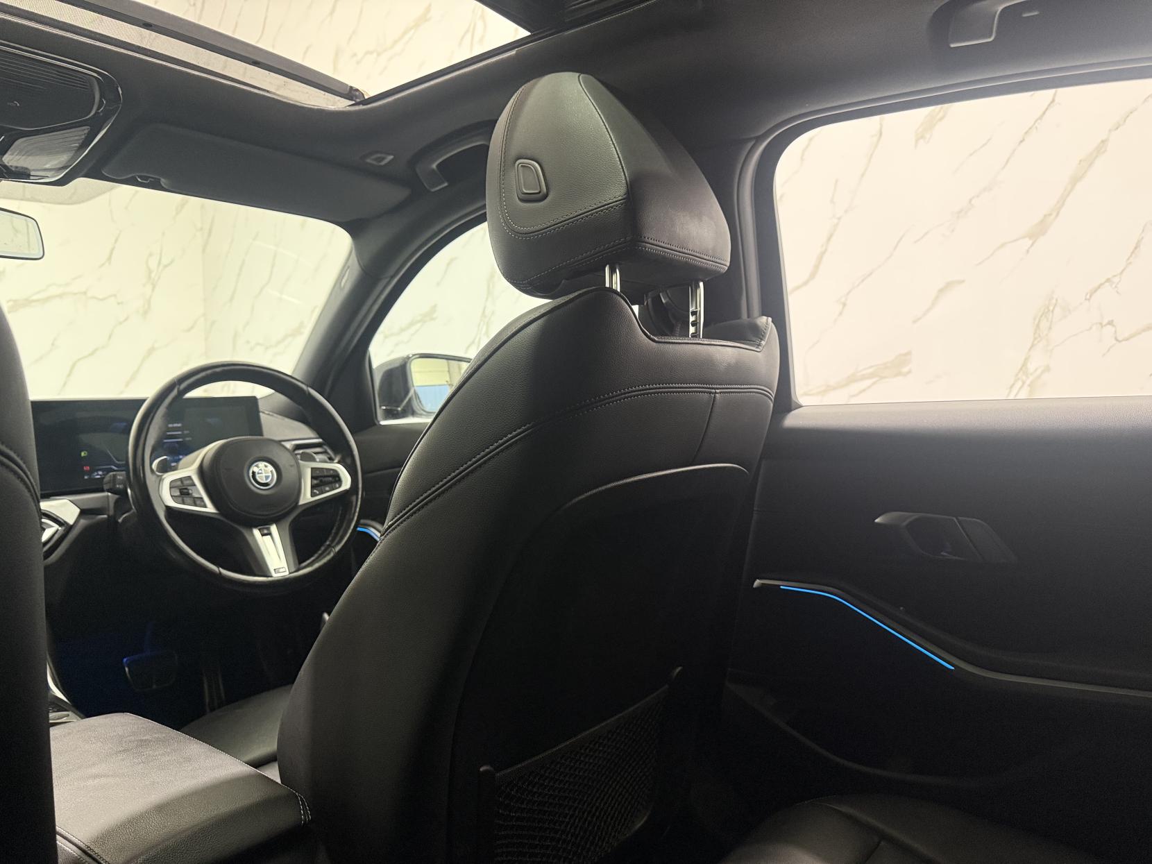 BMW 3 Series 2.0 330e 12kWh M Sport Saloon 4dr Petrol Plug-in Hybrid Auto Euro 6 (s/s) (292 ps)