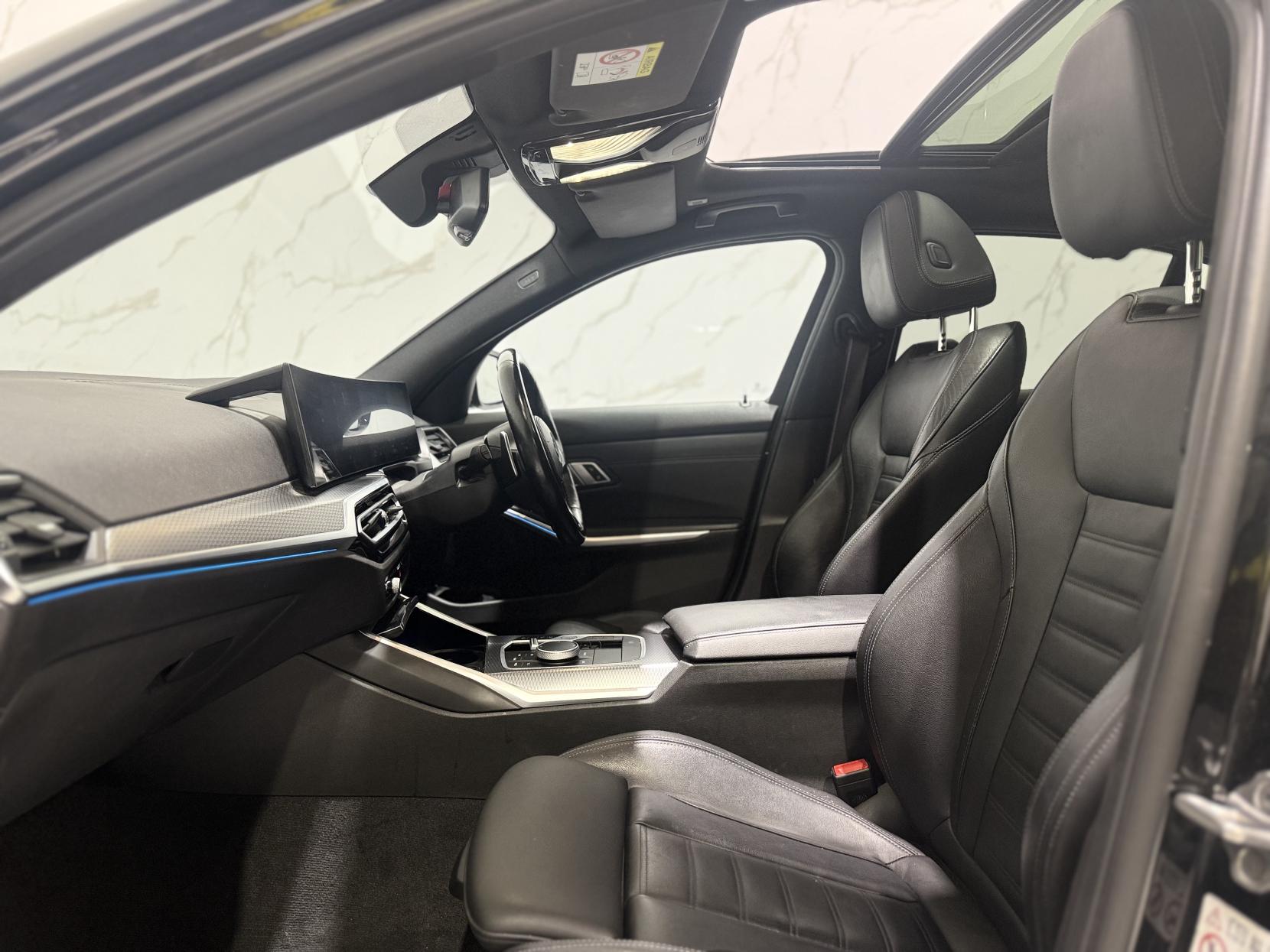 BMW 3 Series 2.0 330e 12kWh M Sport Saloon 4dr Petrol Plug-in Hybrid Auto Euro 6 (s/s) (292 ps)