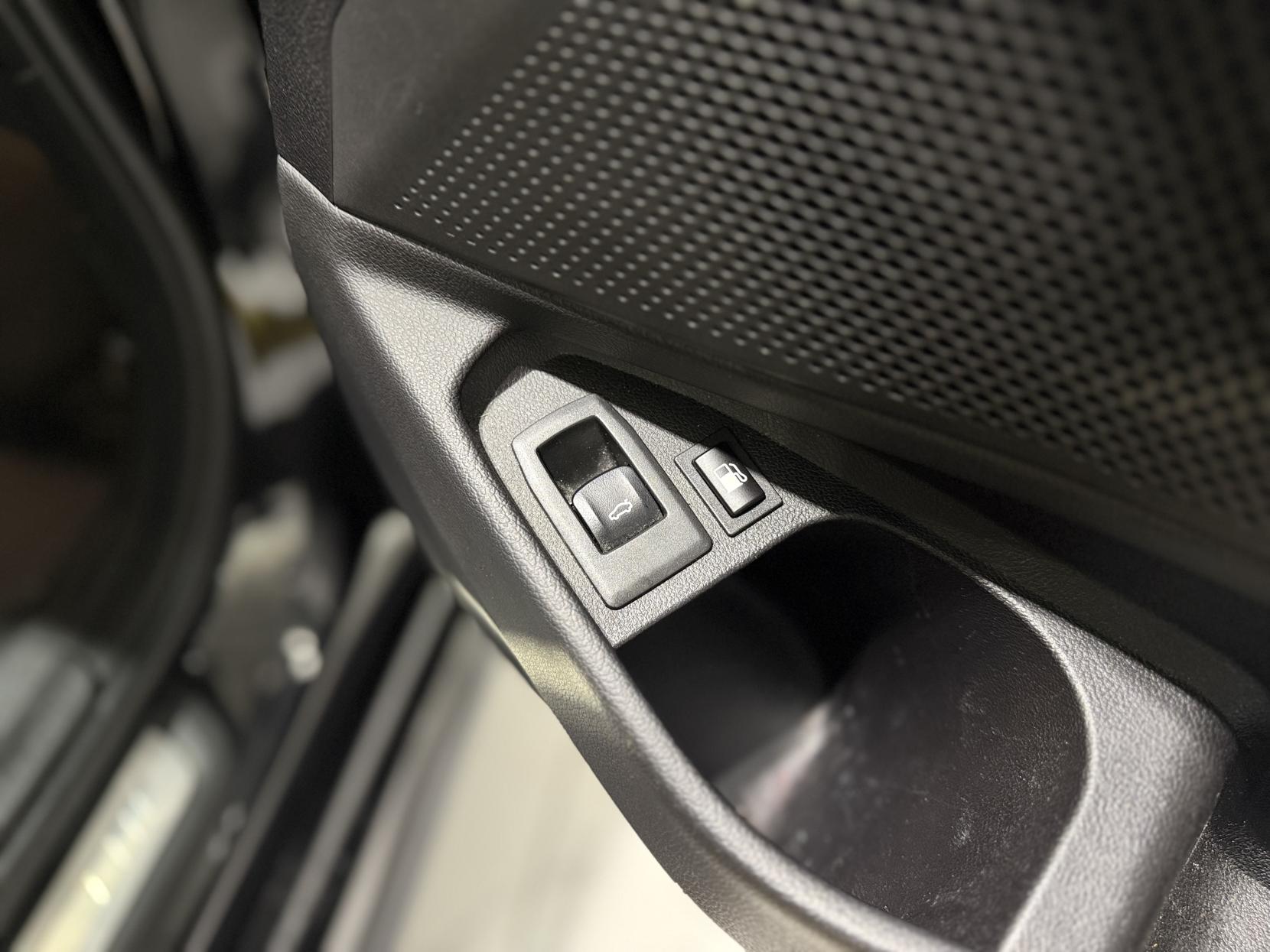 BMW 3 Series 2.0 330e 12kWh M Sport Saloon 4dr Petrol Plug-in Hybrid Auto Euro 6 (s/s) (292 ps)