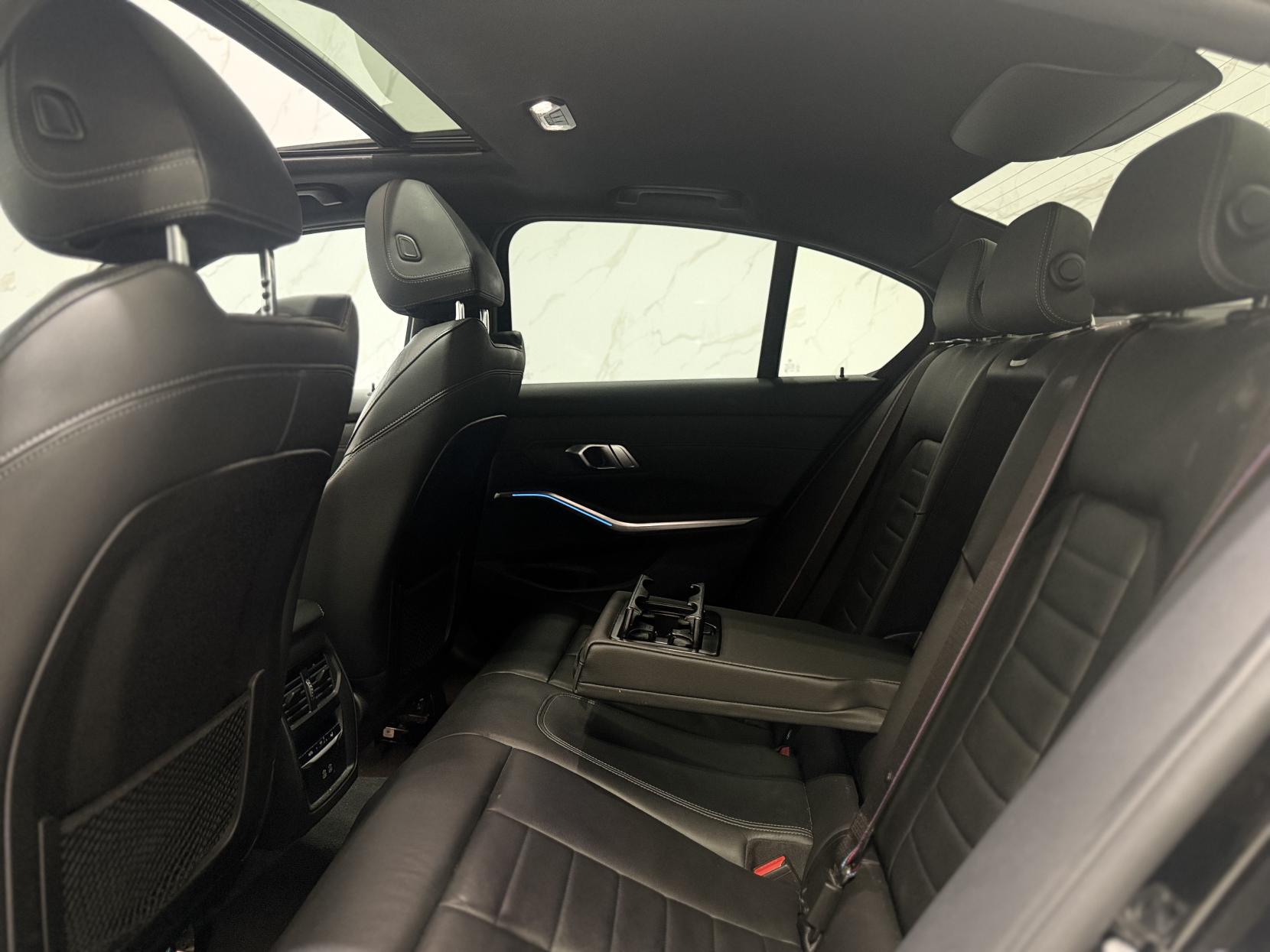 BMW 3 Series 2.0 330e 12kWh M Sport Saloon 4dr Petrol Plug-in Hybrid Auto Euro 6 (s/s) (292 ps)